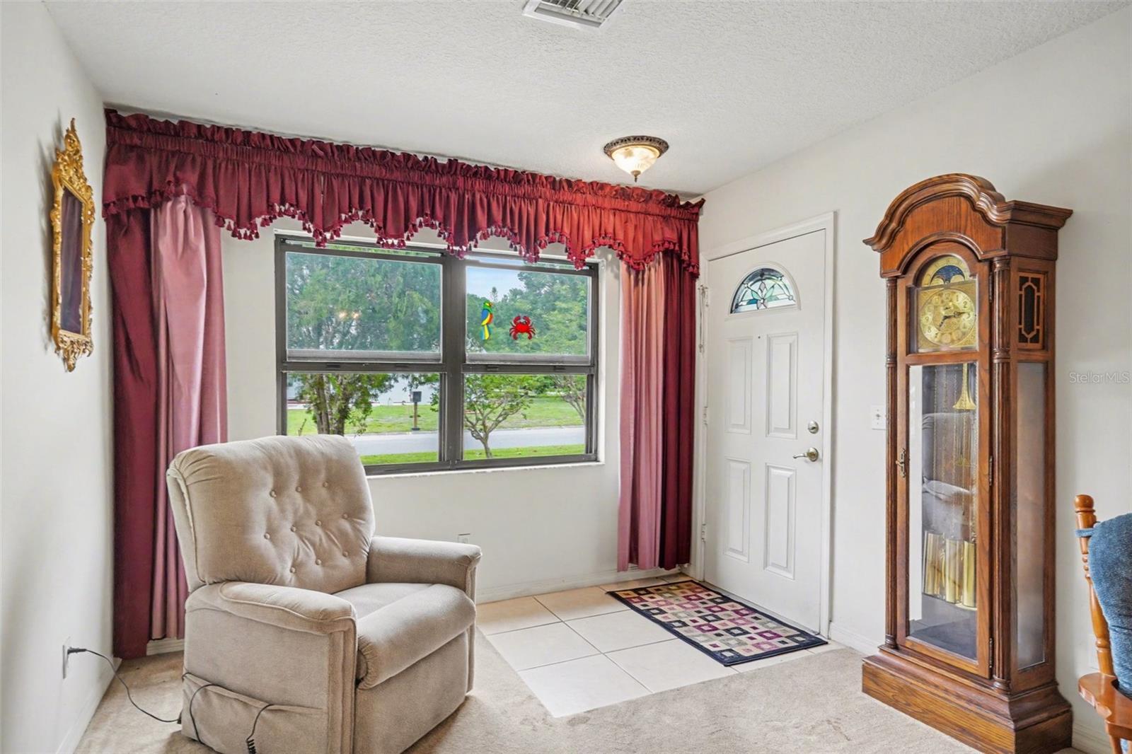 Image 5 of 27 For 909 Kanawha Street