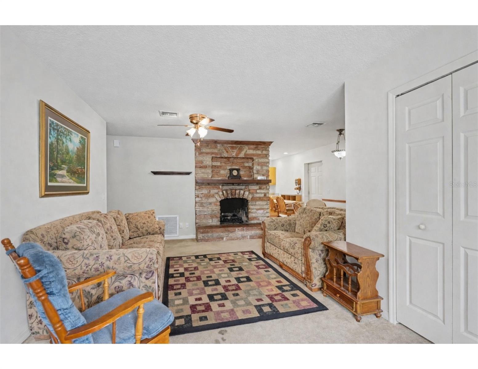 Image 8 of 27 For 909 Kanawha Street