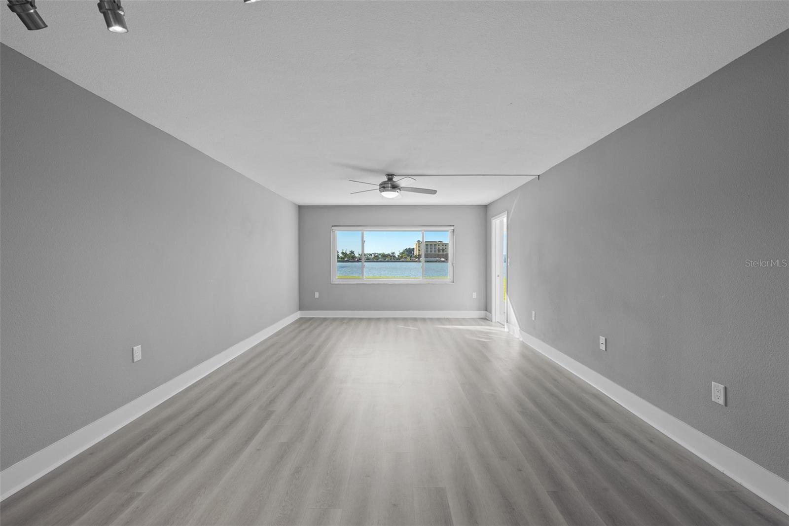 Image 12 of 61 For 4775 Cove Circle 103