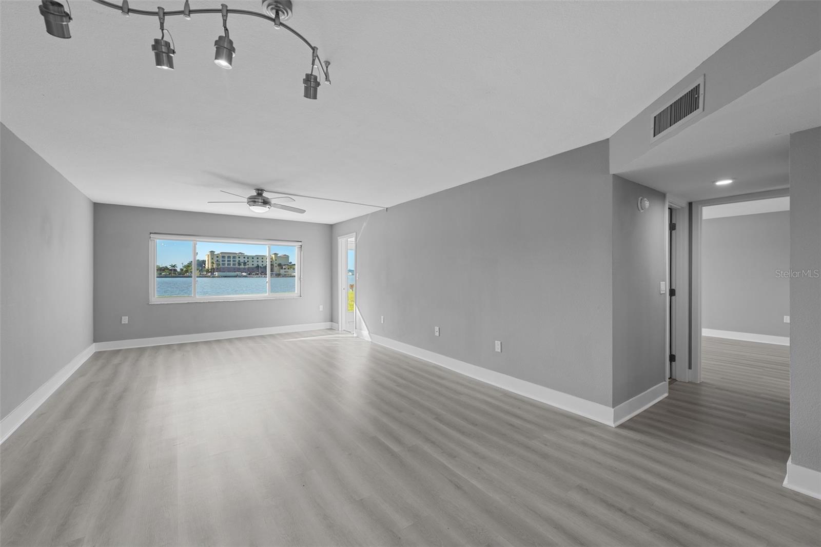 Image 13 of 61 For 4775 Cove Circle 103