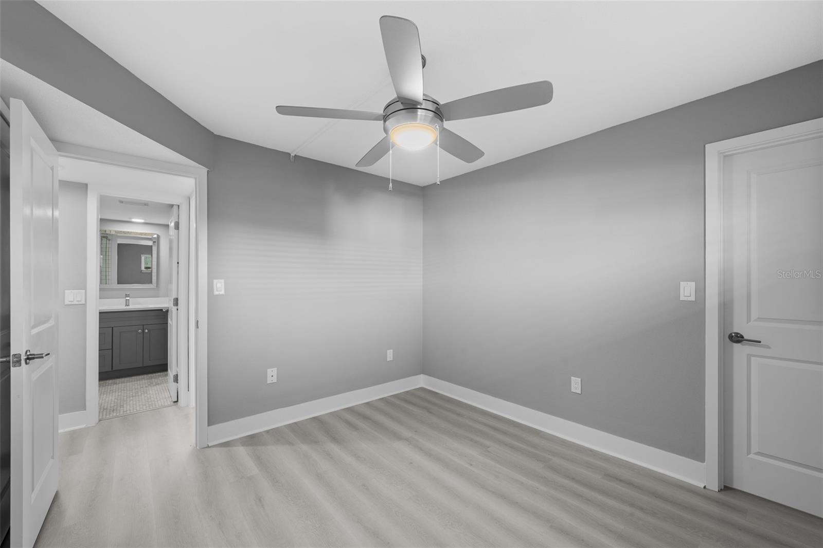 Image 16 of 61 For 4775 Cove Circle 103