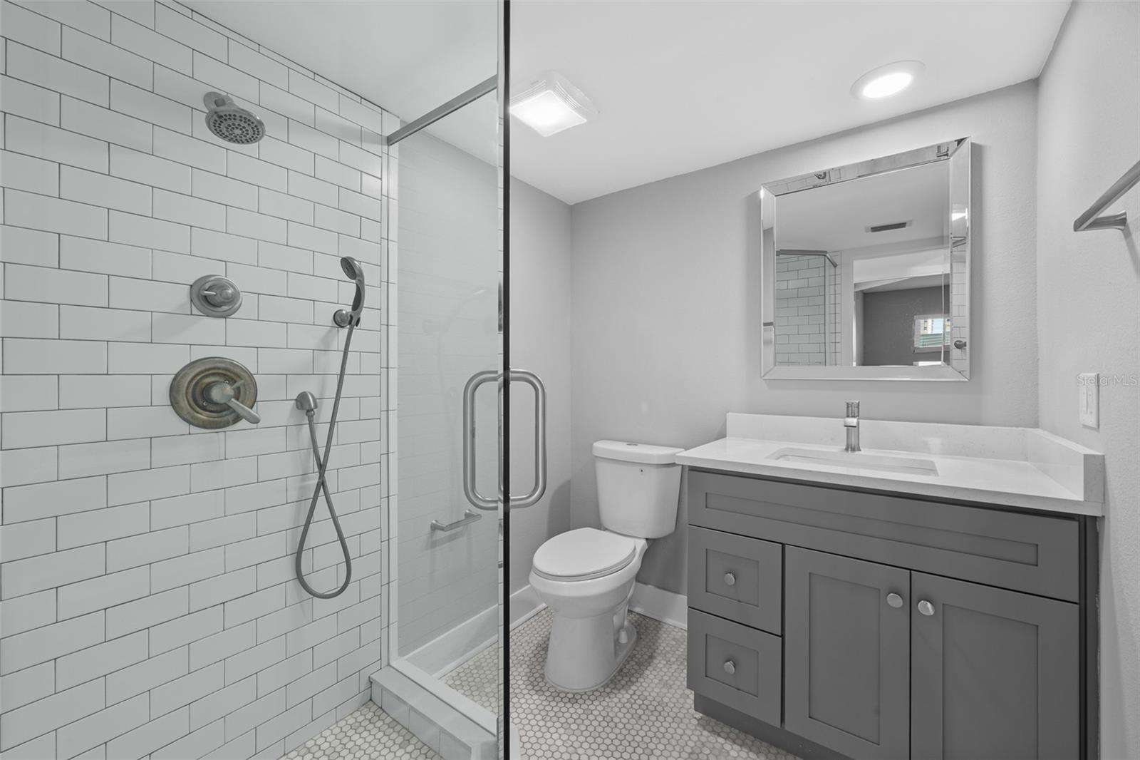 Image 19 of 61 For 4775 Cove Circle 103