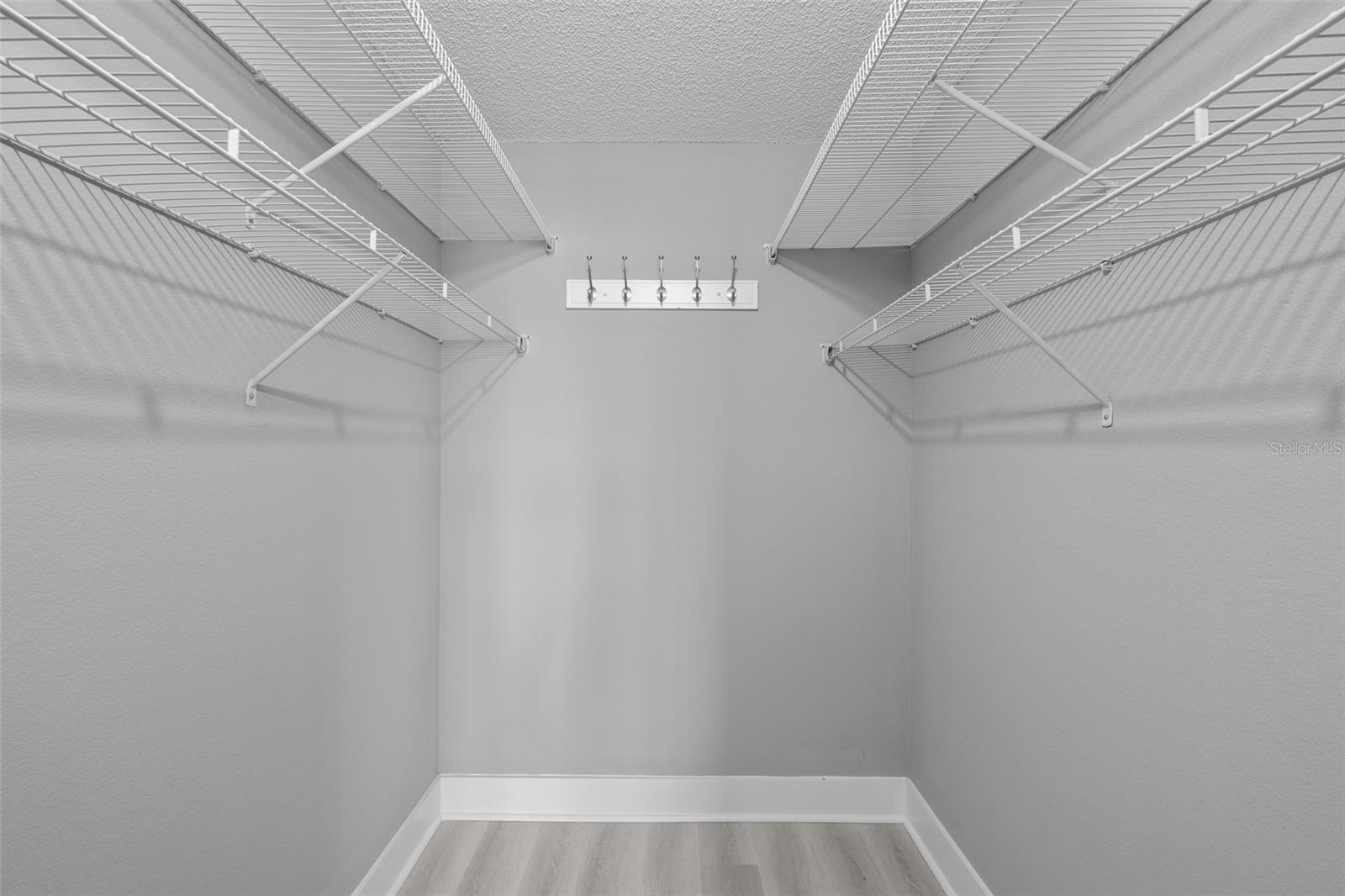 Image 21 of 61 For 4775 Cove Circle 103