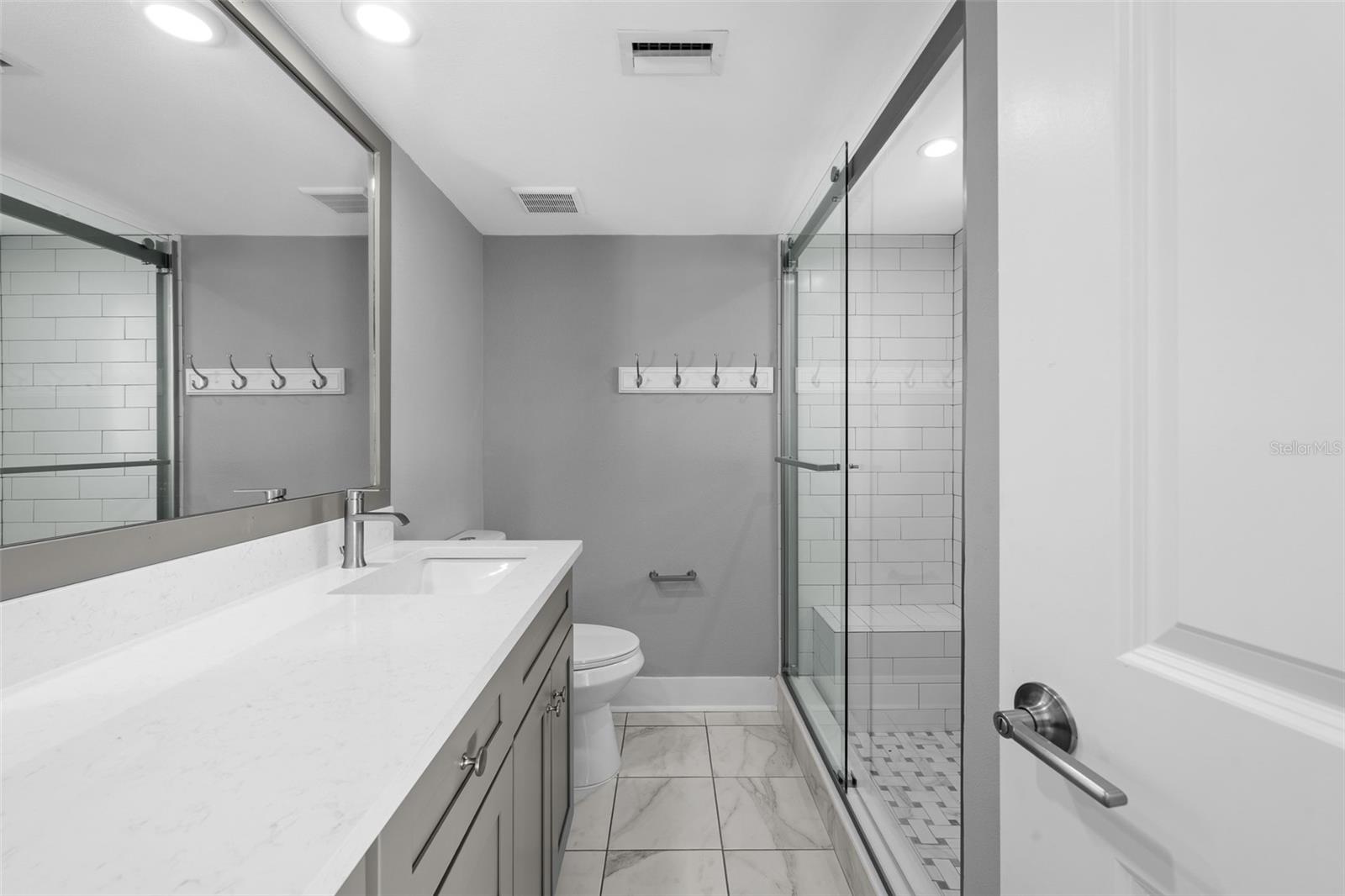 Image 26 of 61 For 4775 Cove Circle 103