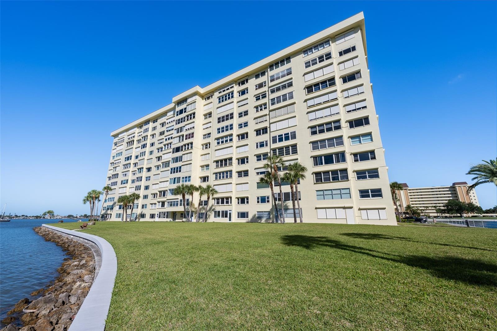 Image 53 of 61 For 4775 Cove Circle 103