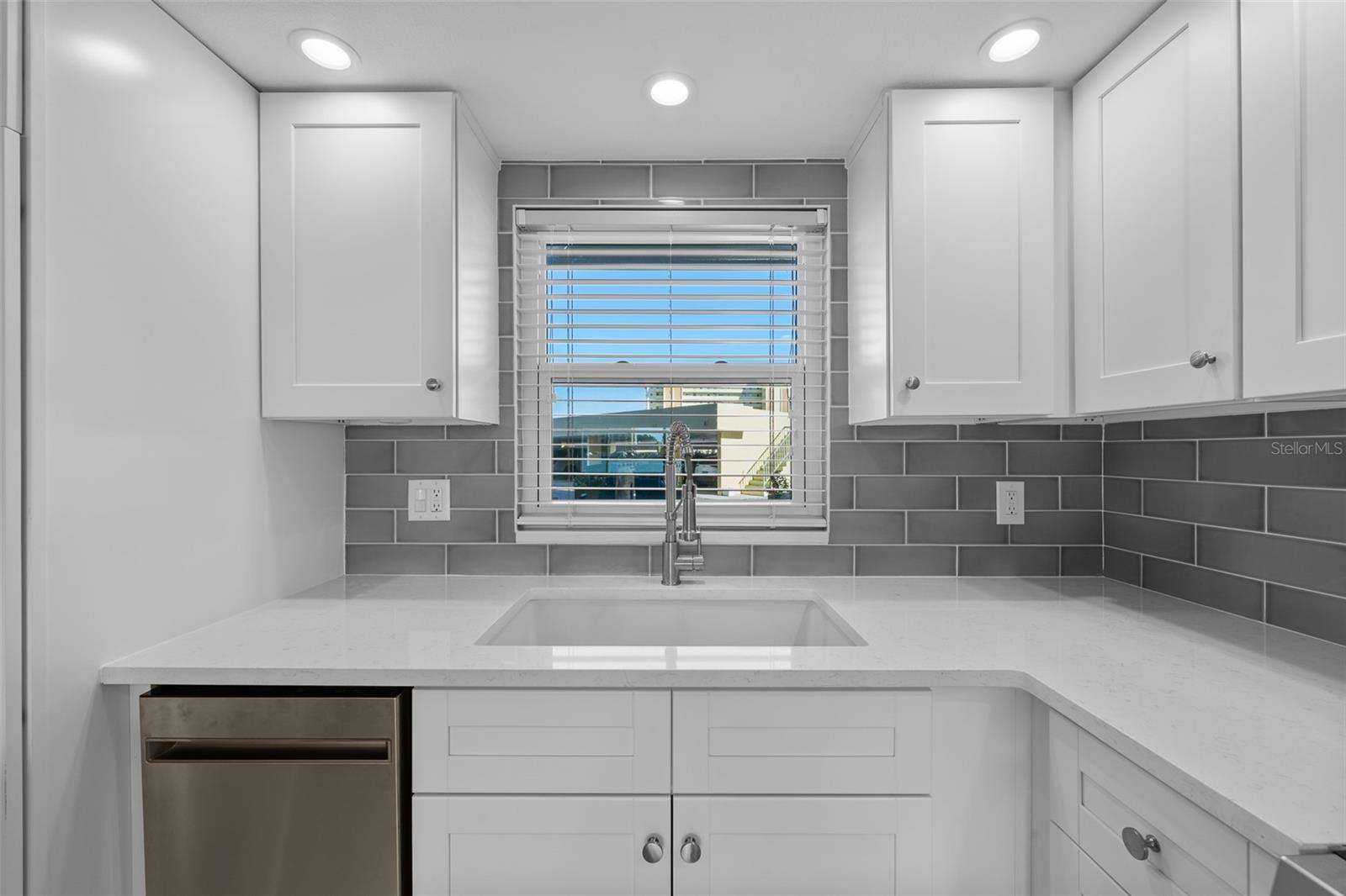 Image 7 of 61 For 4775 Cove Circle 103