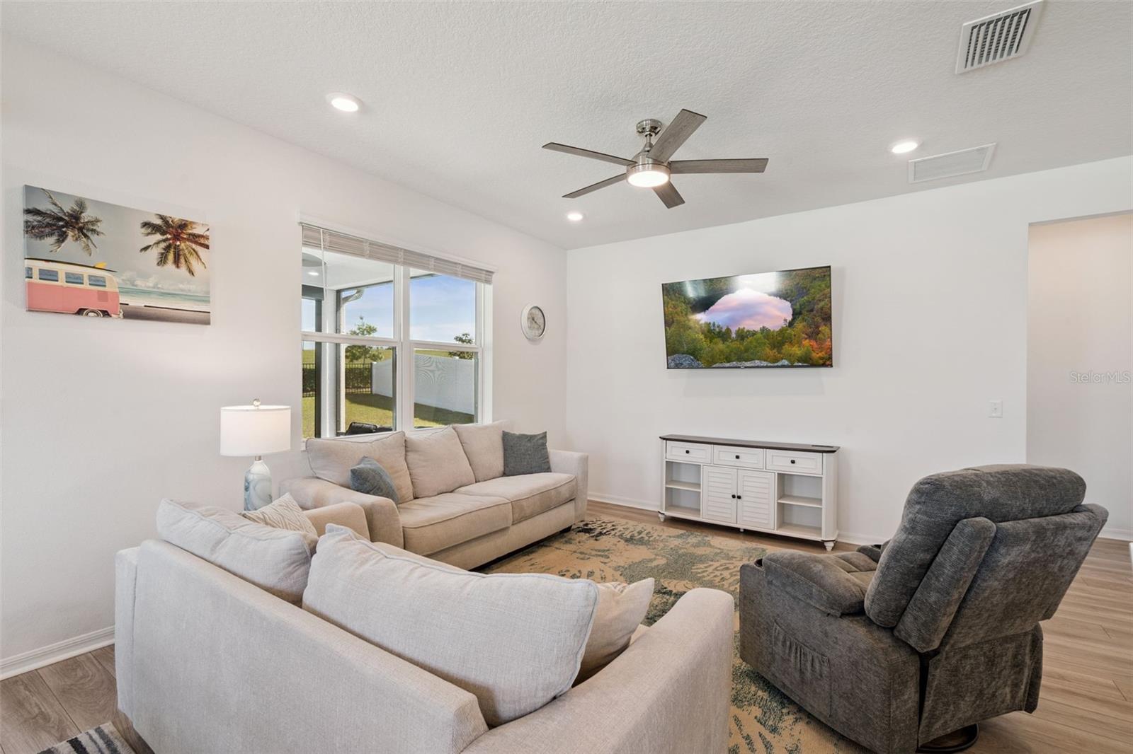 Image 13 of 64 For 1682 Littleleaf Boxwood Loop