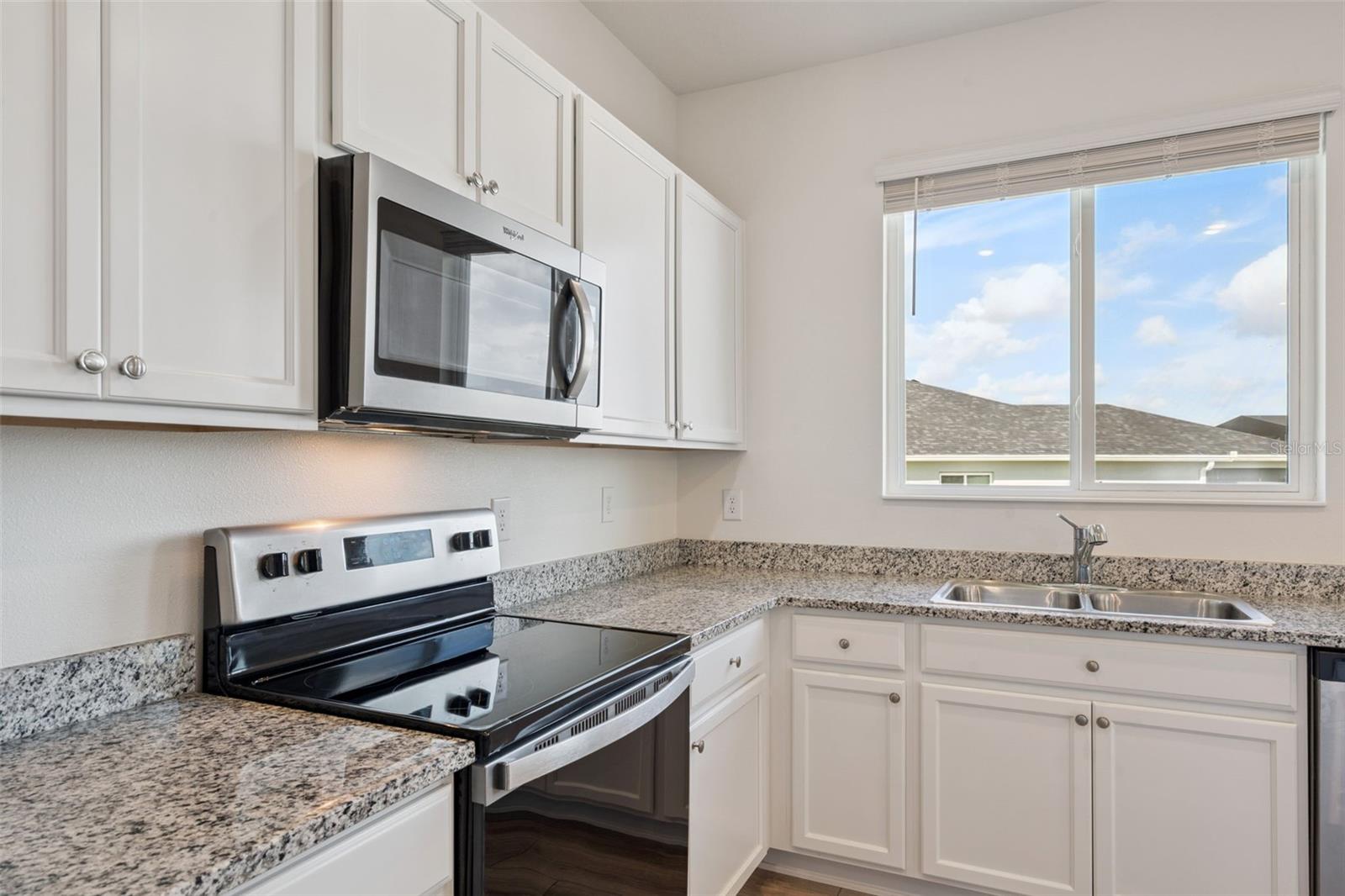 Image 17 of 64 For 1682 Littleleaf Boxwood Loop