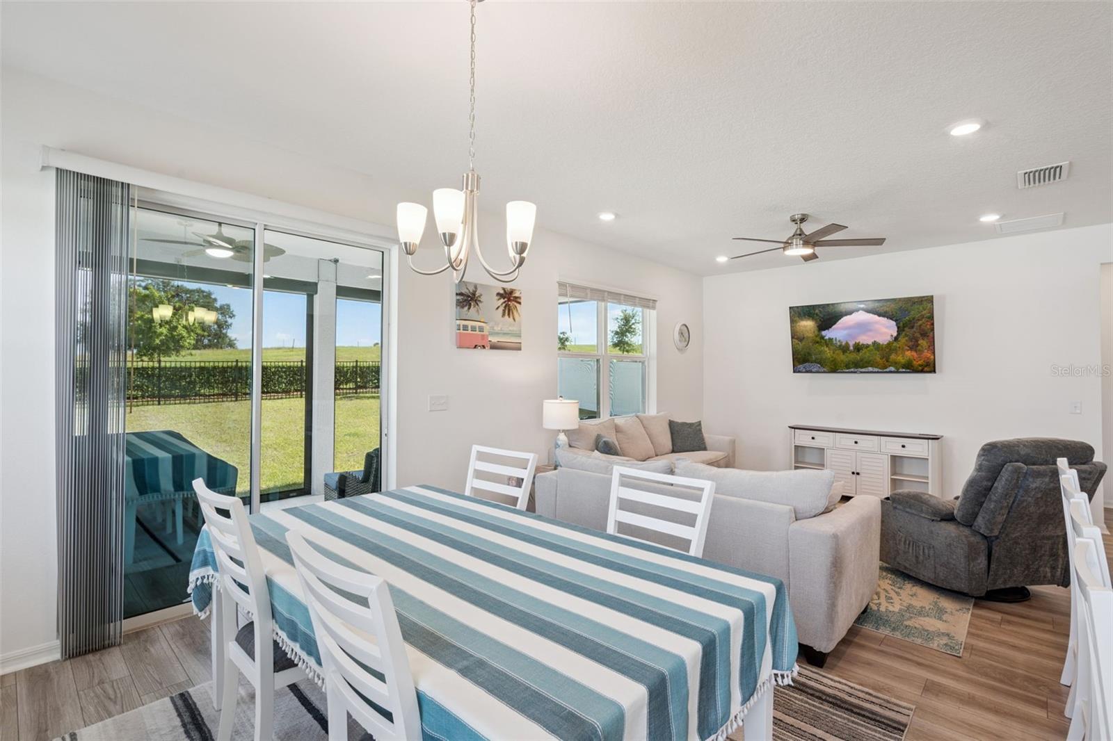 Image 21 of 64 For 1682 Littleleaf Boxwood Loop