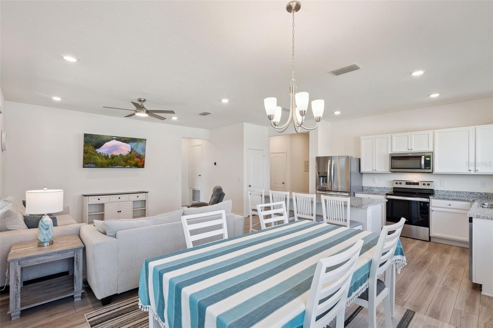 Image 22 of 64 For 1682 Littleleaf Boxwood Loop