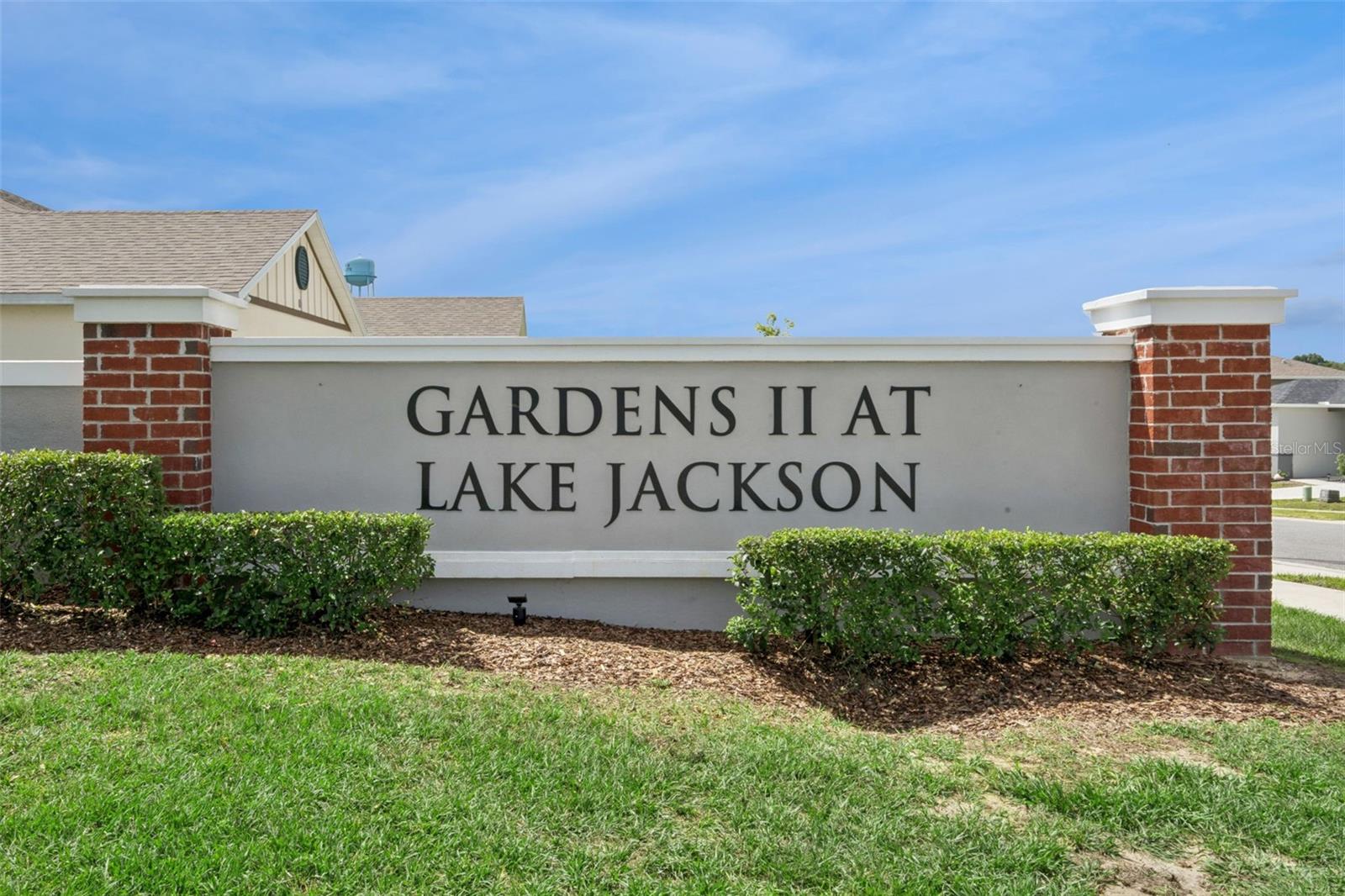 Image 3 of 64 For 1682 Littleleaf Boxwood Loop