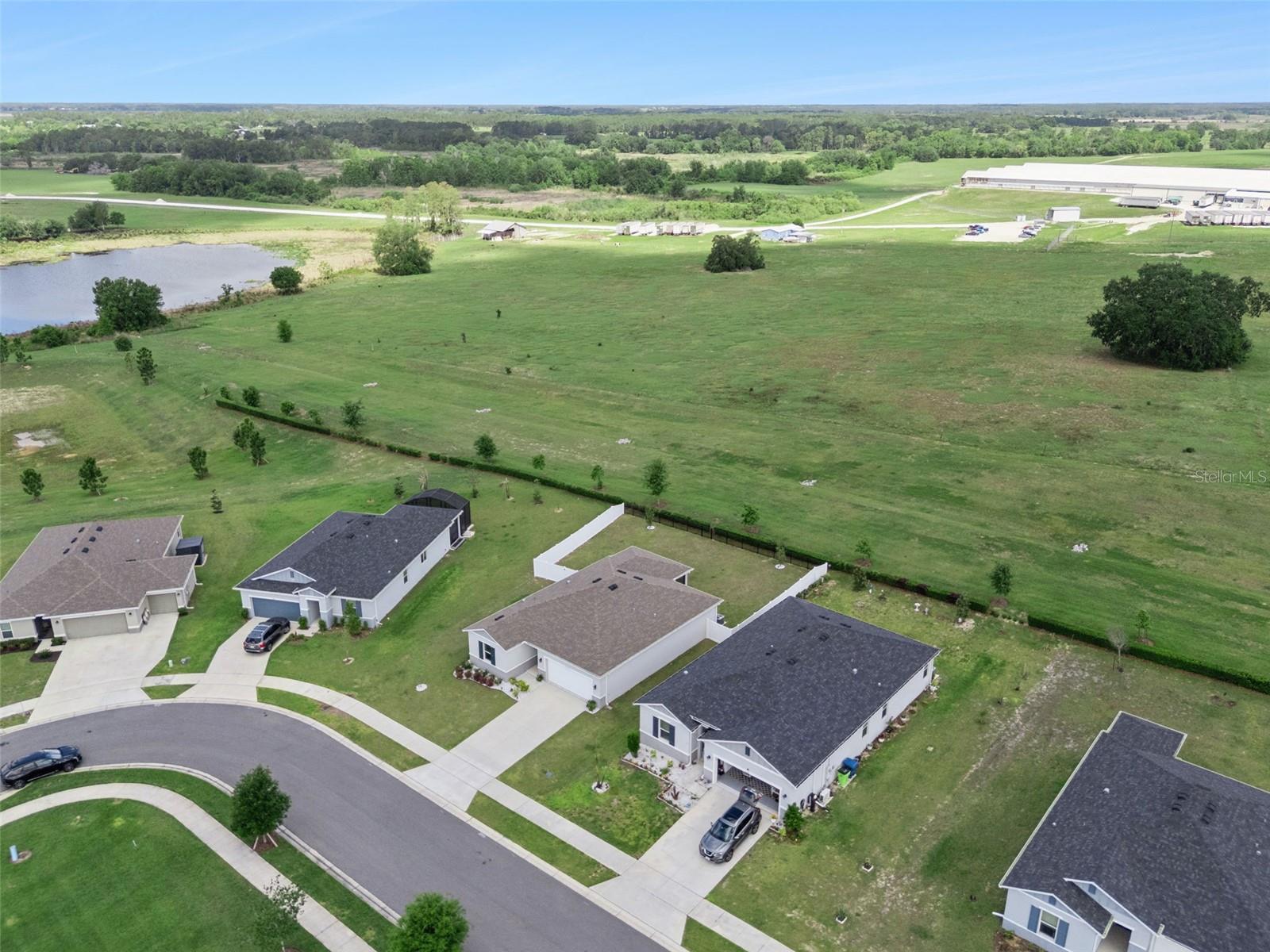 Image 60 of 64 For 1682 Littleleaf Boxwood Loop