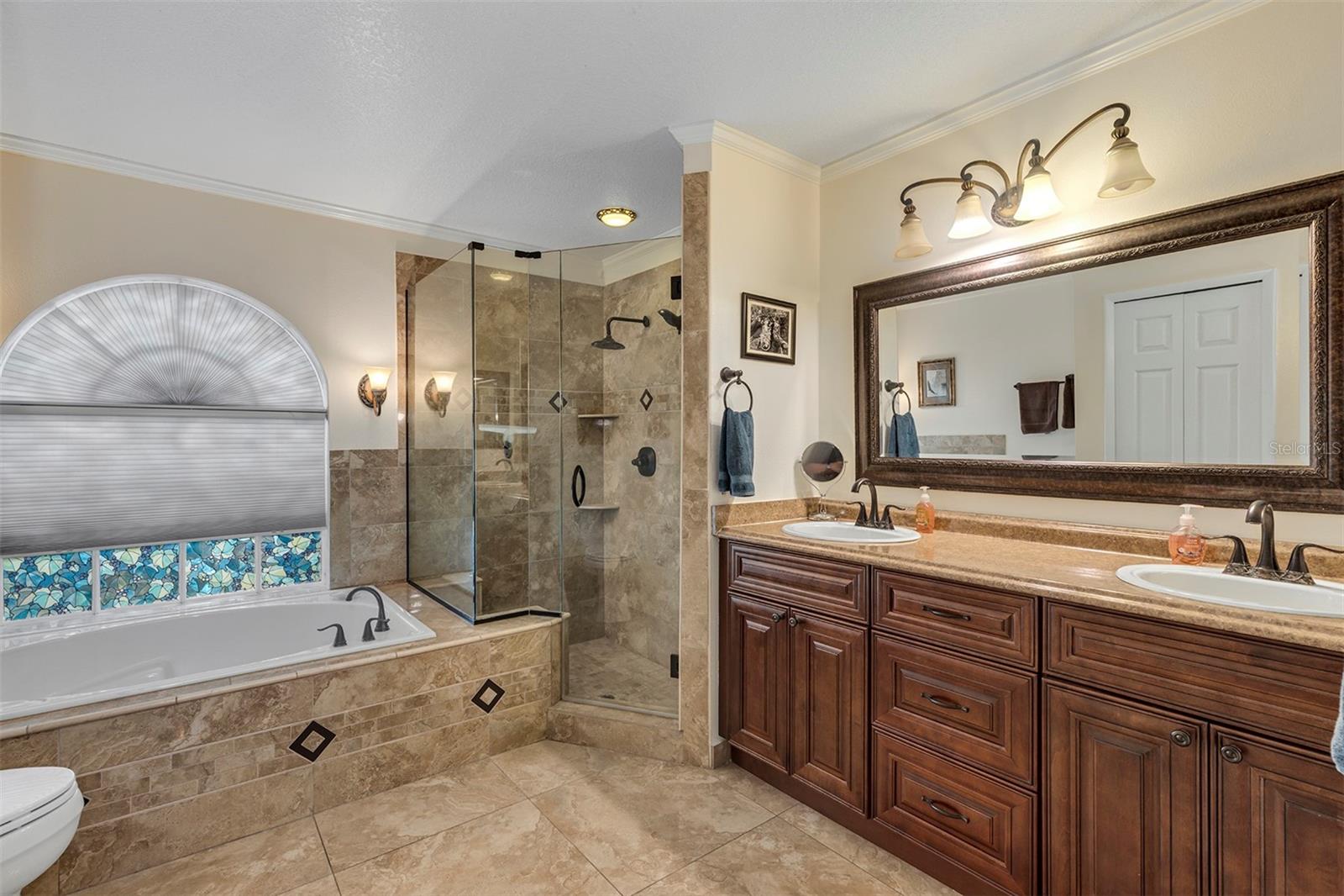 Image 12 of 34 For 406 Sterling Lake Dr