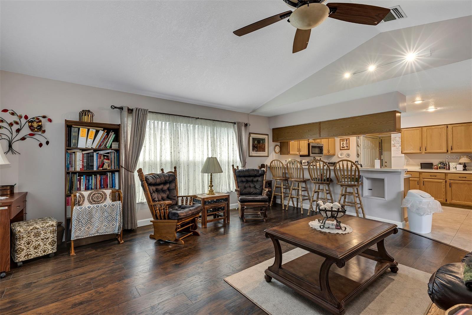 Image 15 of 34 For 406 Sterling Lake Dr