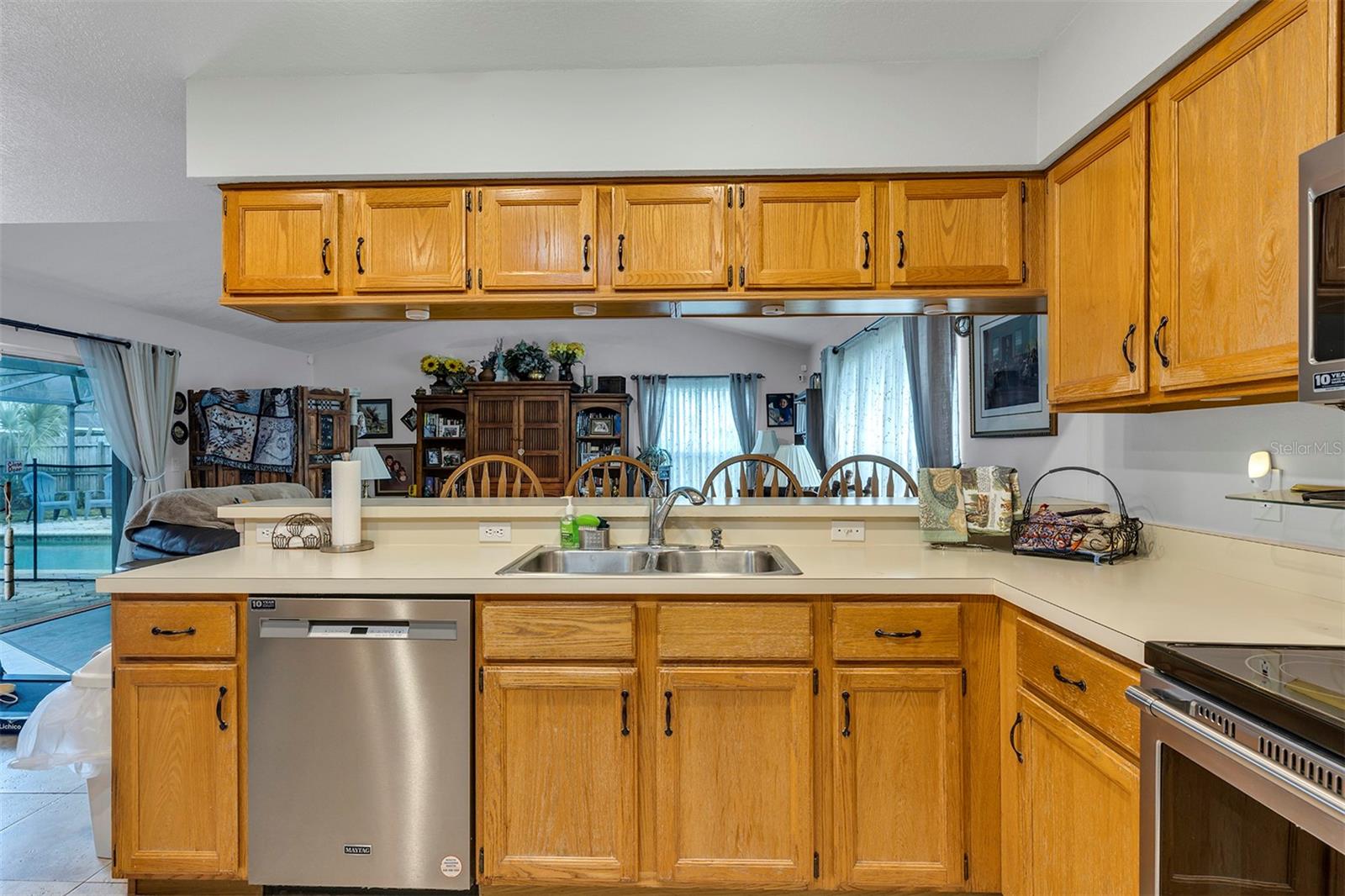 Image 19 of 34 For 406 Sterling Lake Dr