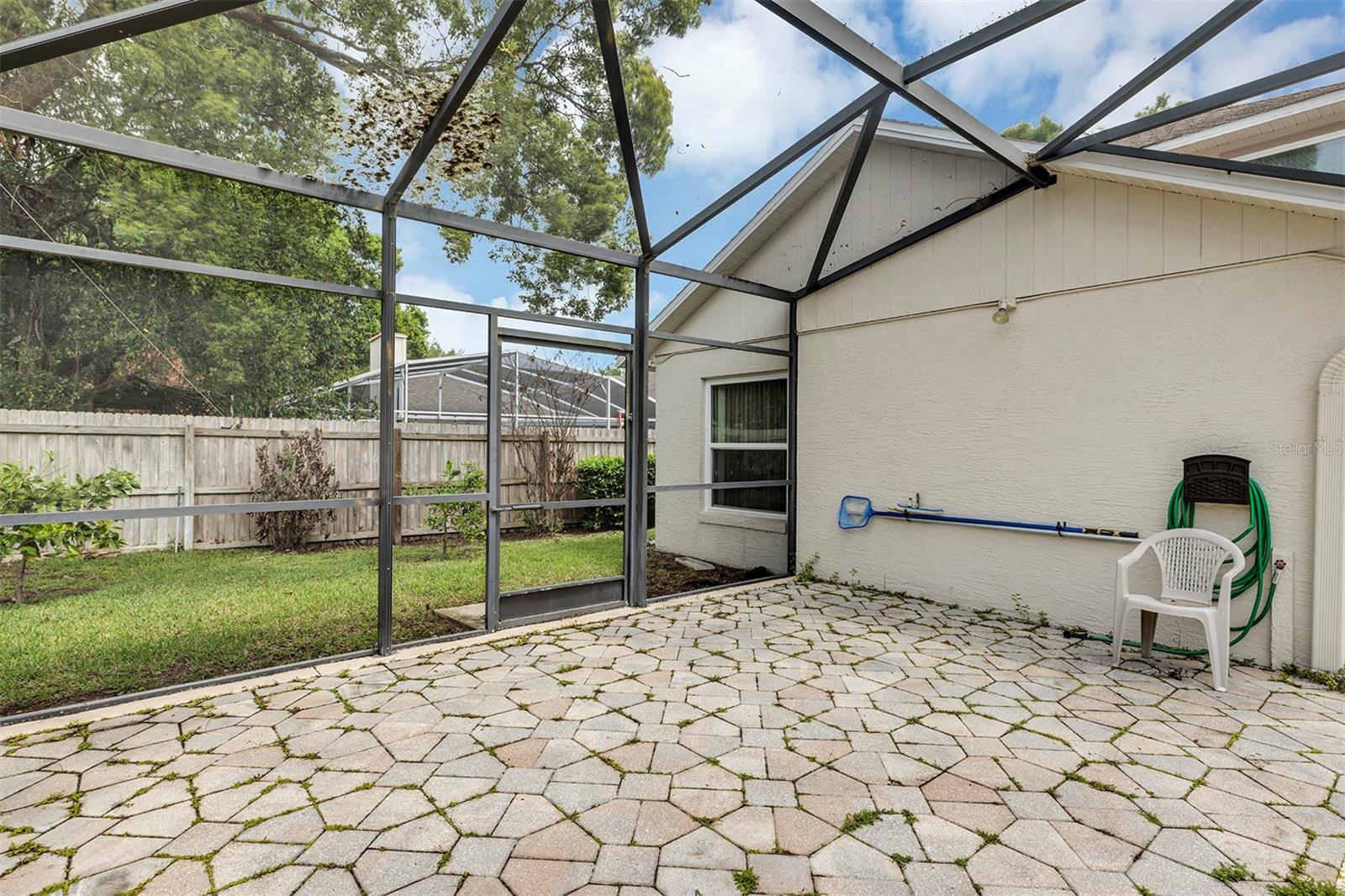 Image 24 of 34 For 406 Sterling Lake Dr