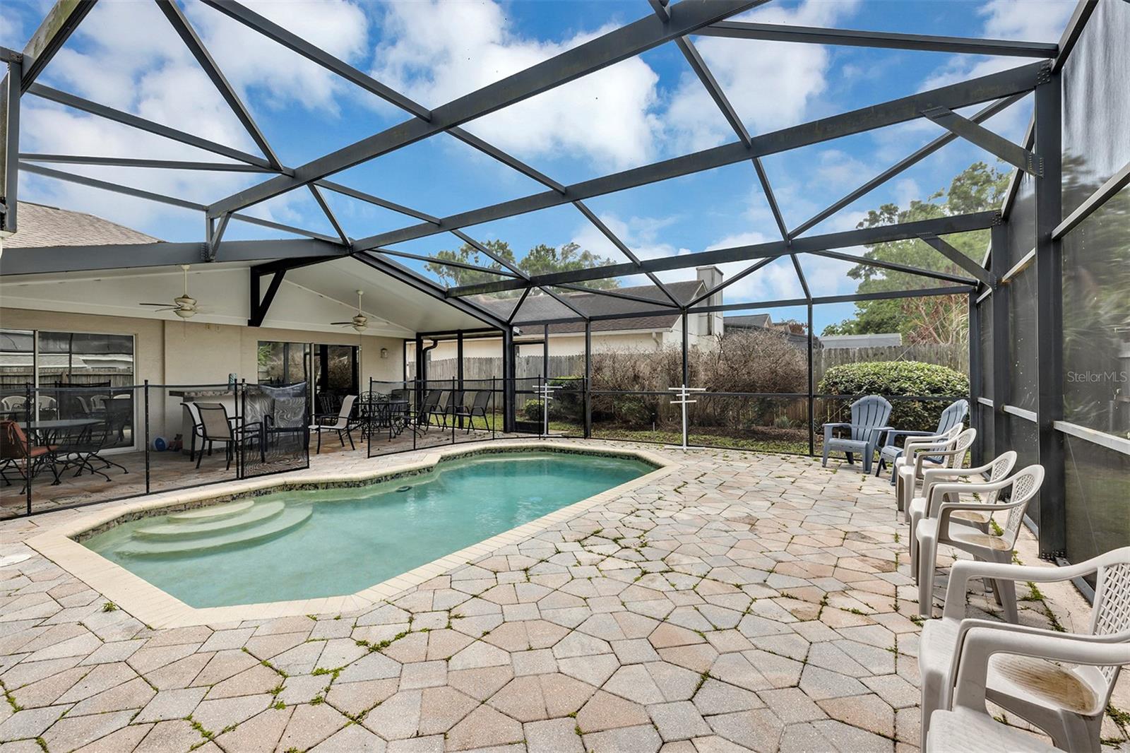 Image 25 of 34 For 406 Sterling Lake Dr