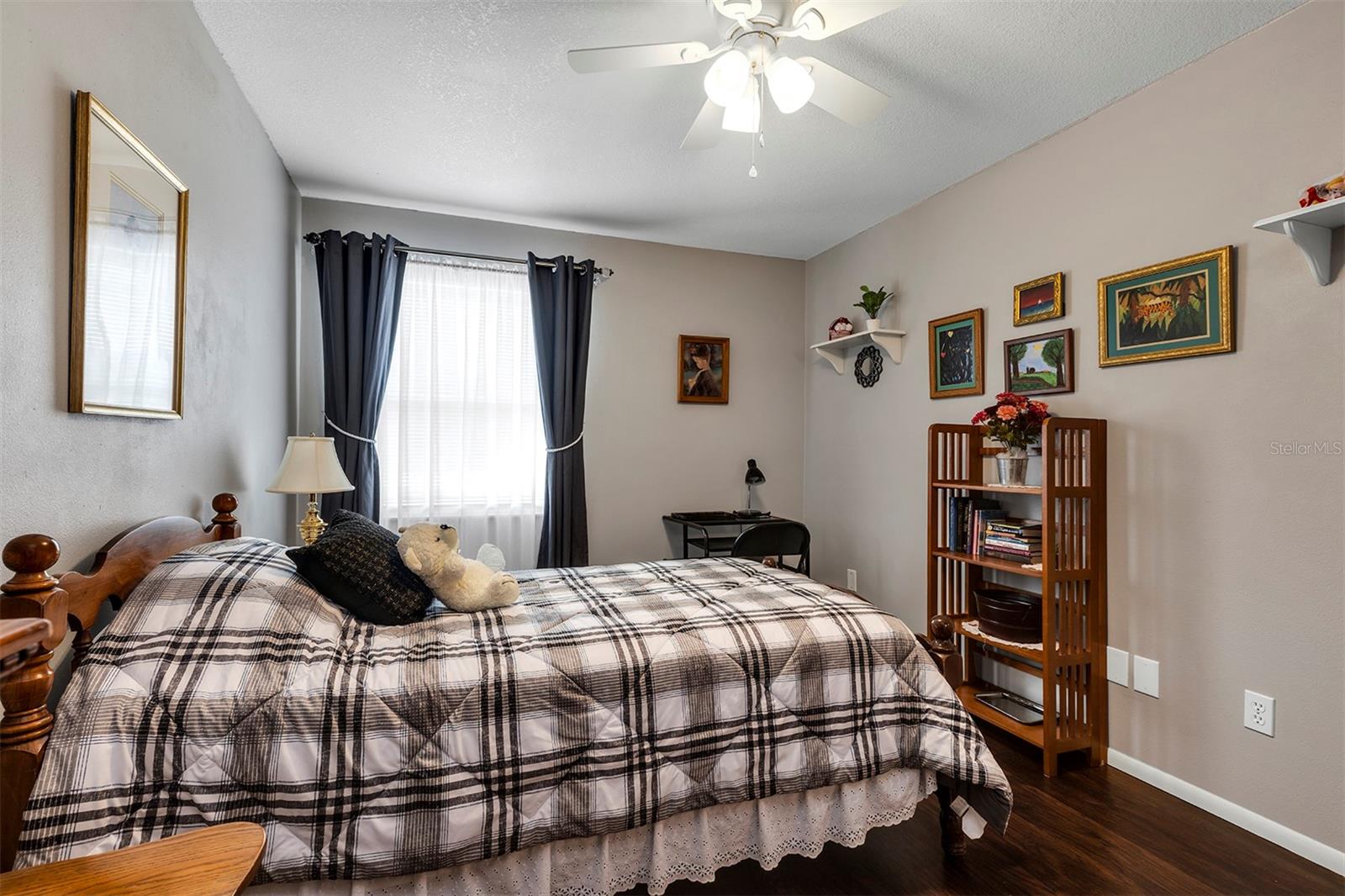 Image 28 of 34 For 406 Sterling Lake Dr