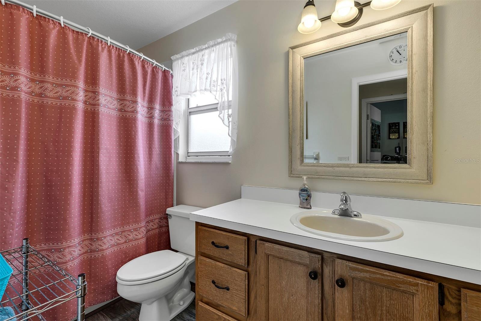 Image 32 of 34 For 406 Sterling Lake Dr