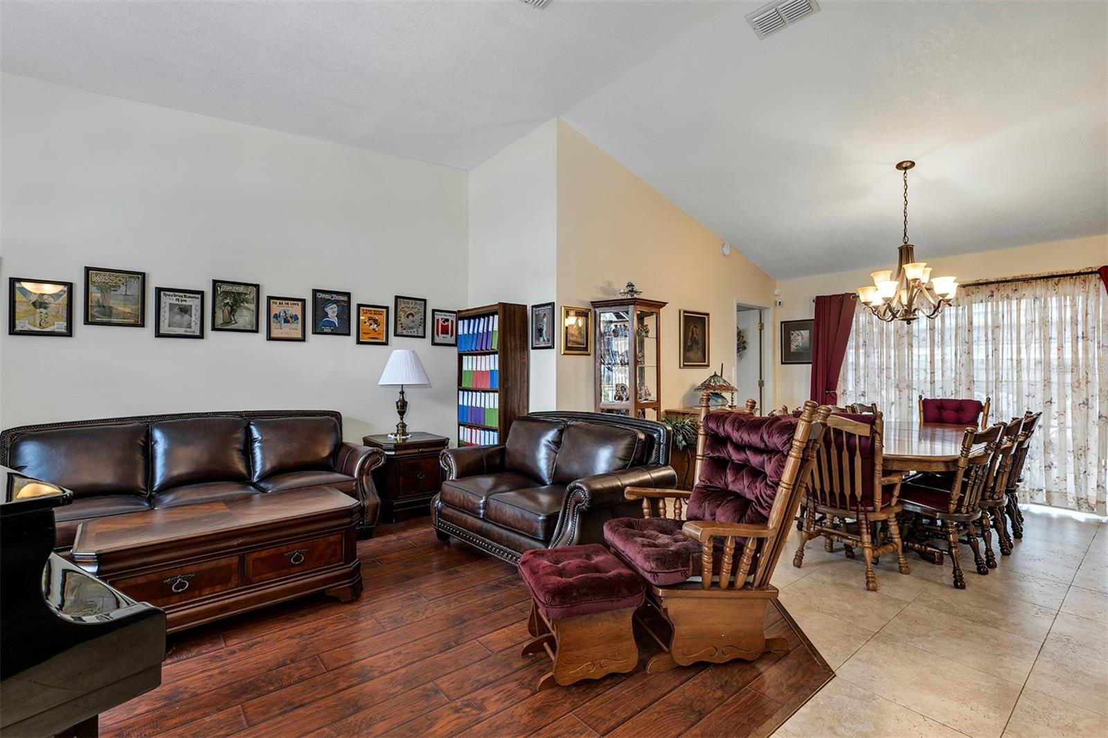 Image 6 of 34 For 406 Sterling Lake Dr