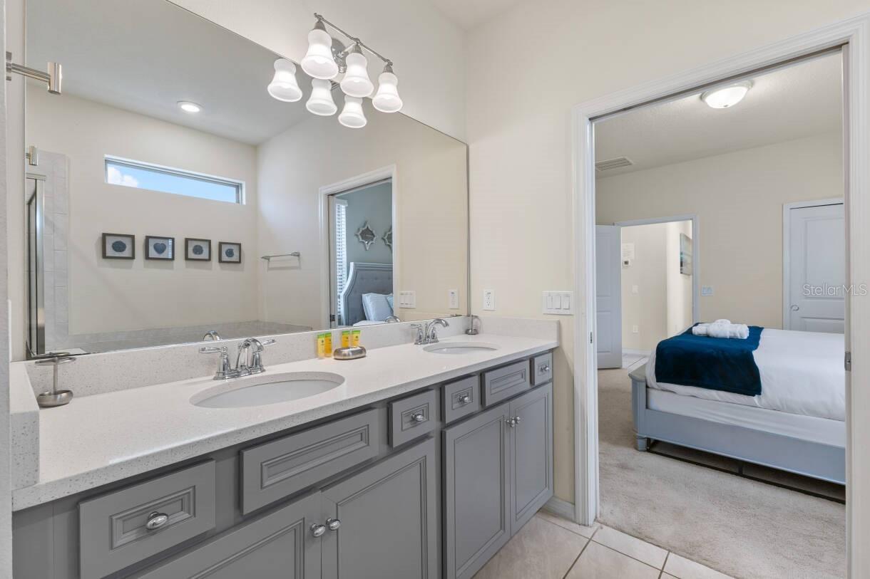 Image 33 of 84 For 5405 Misty Oak Circle