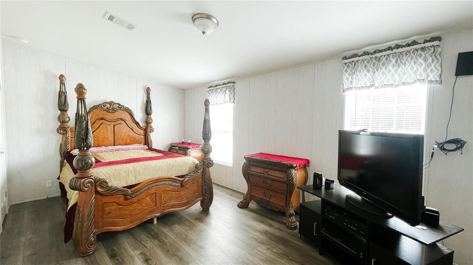 Image 13 of 18 For 16161 276th Street