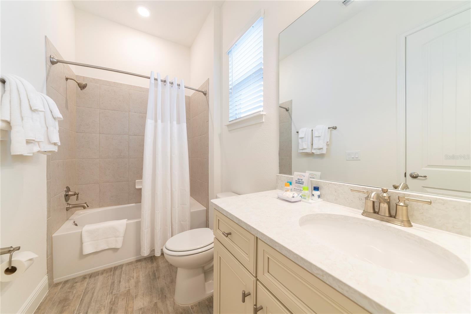 Image 16 of 74 For 8041 Lost Shaker Lane