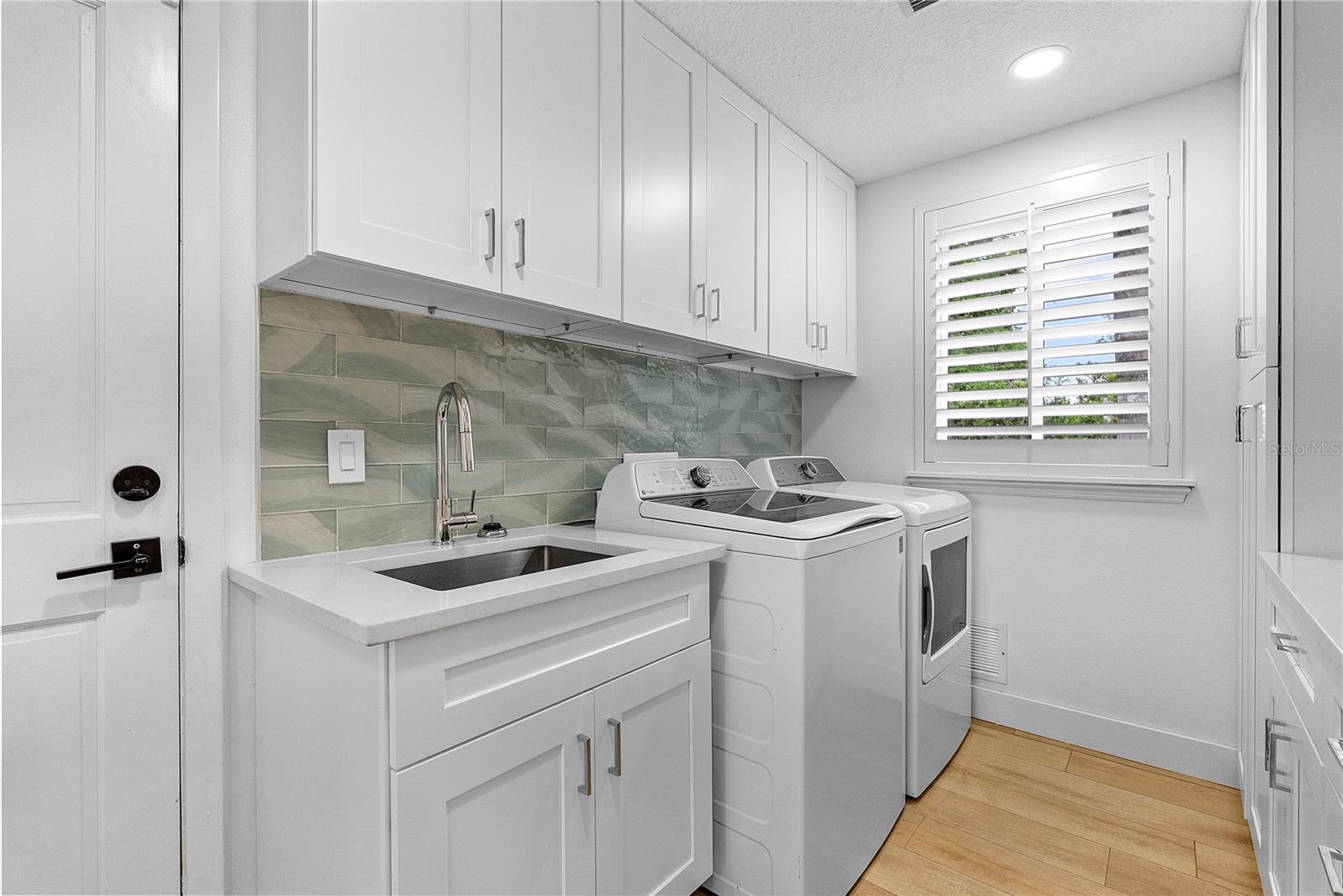 Image 11 of 57 For 281 Sunrise Point