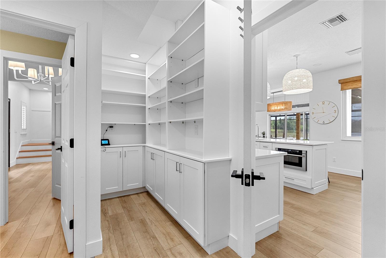 Image 12 of 57 For 281 Sunrise Point