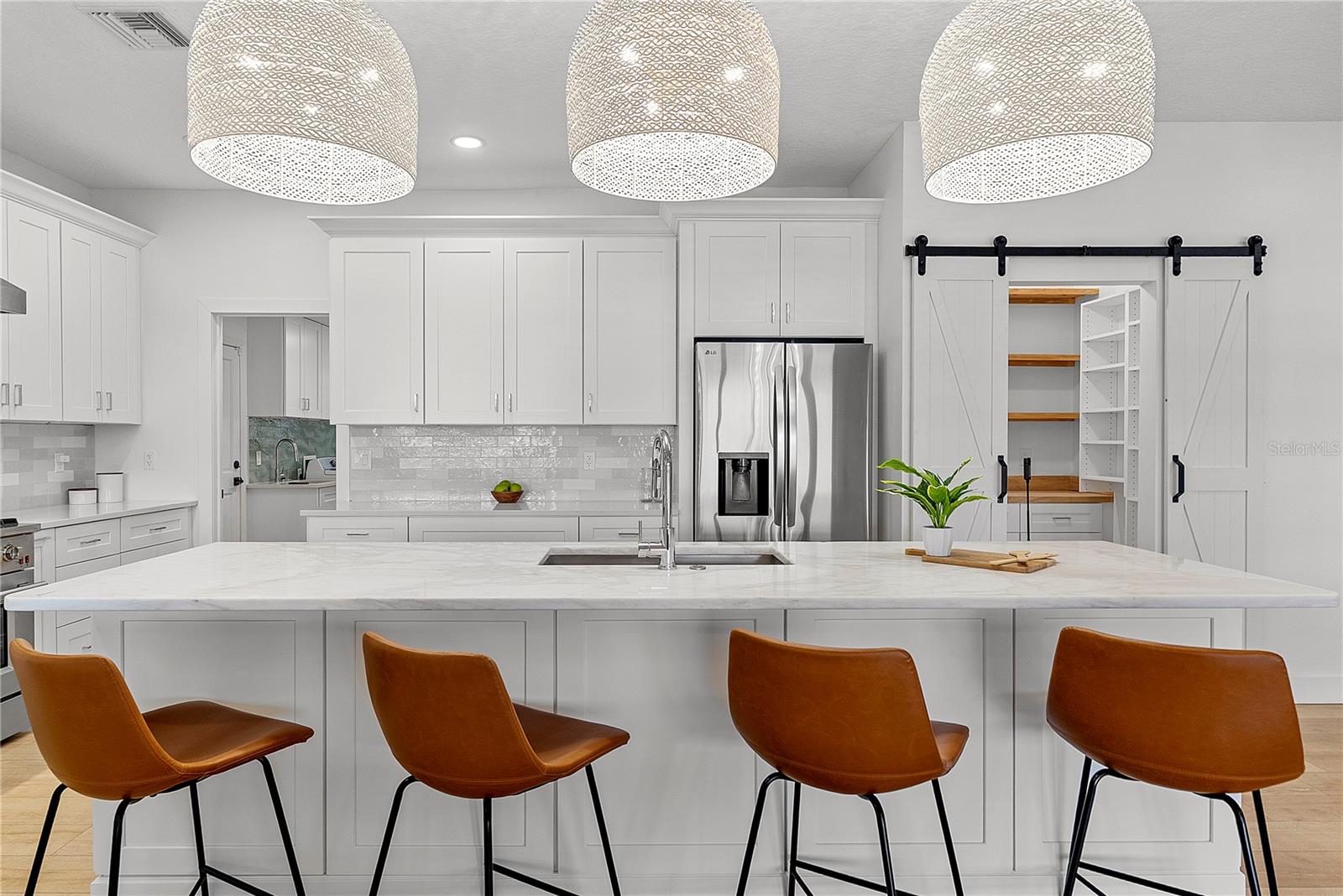 Image 16 of 57 For 281 Sunrise Point