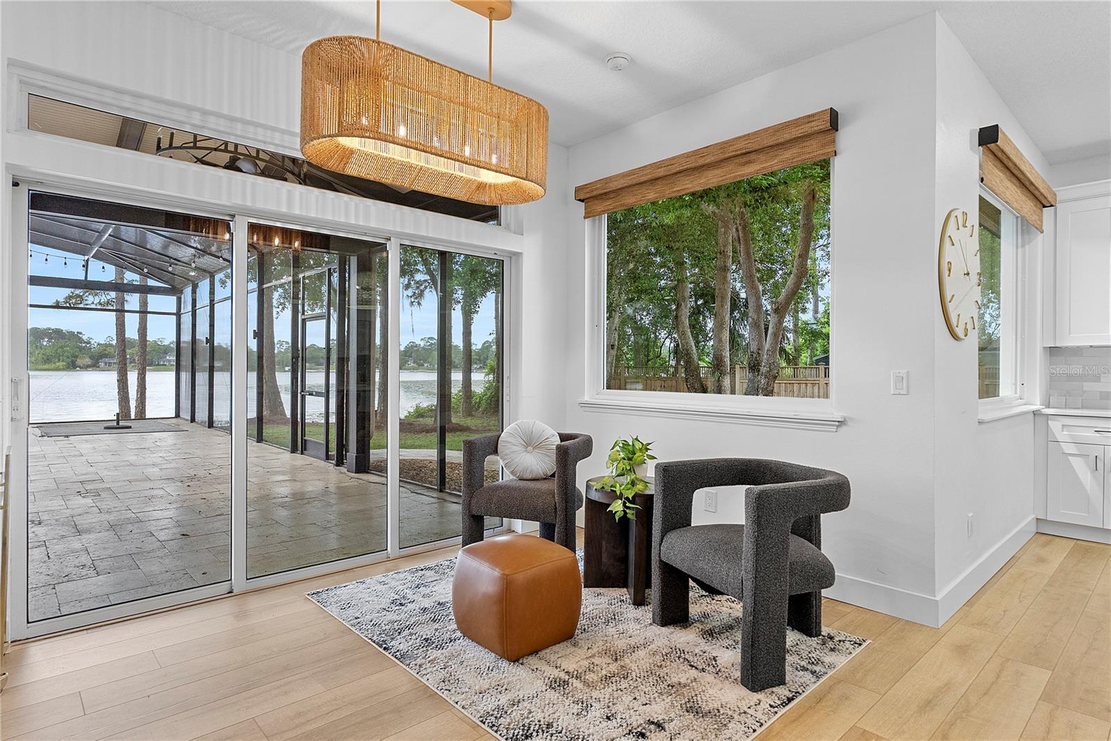 Image 19 of 57 For 281 Sunrise Point