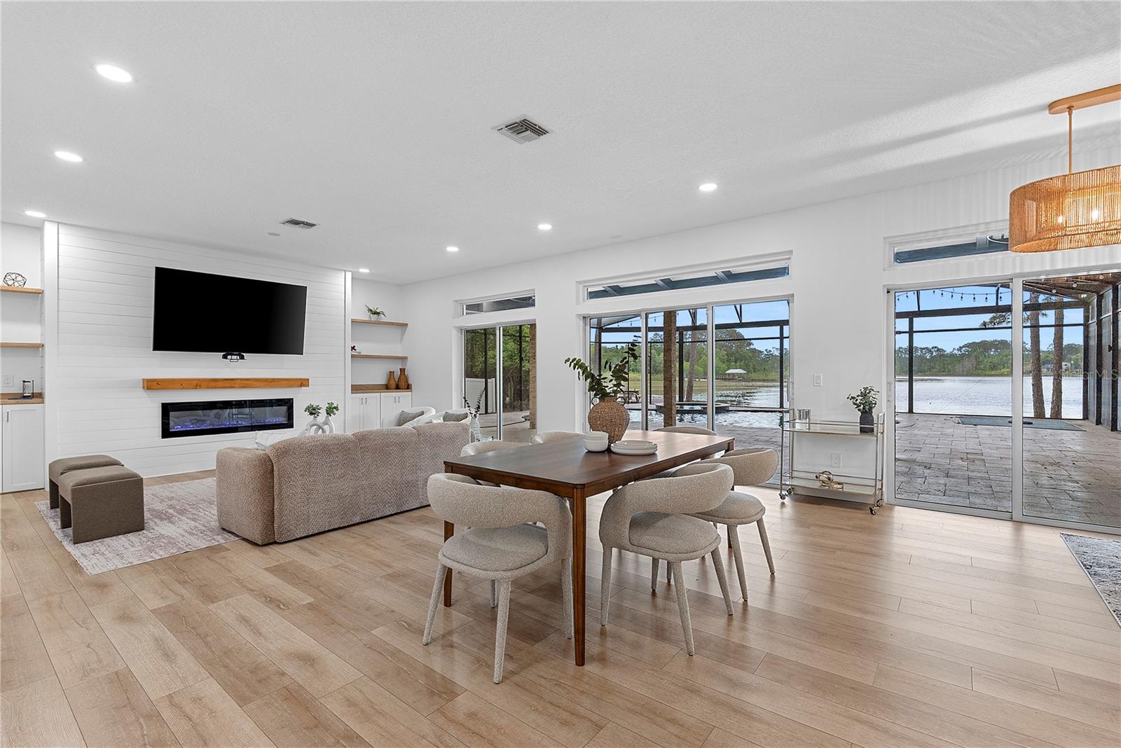 Image 21 of 57 For 281 Sunrise Point