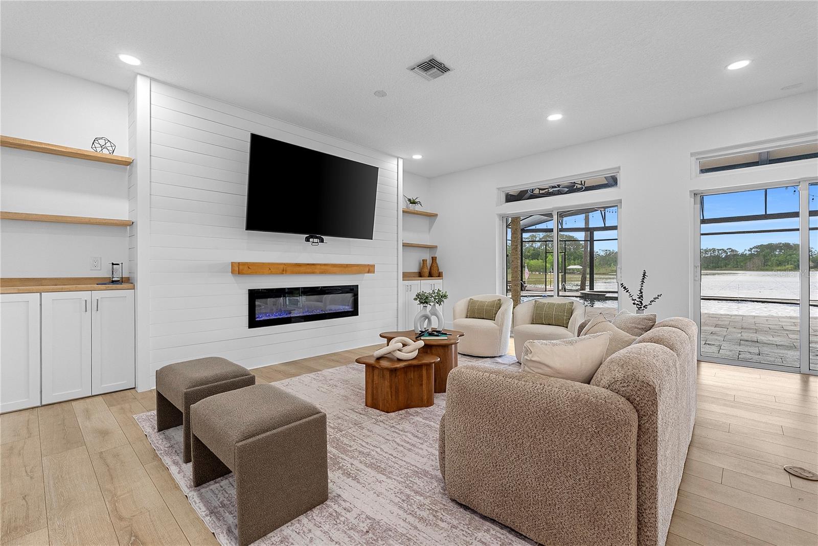 Image 22 of 57 For 281 Sunrise Point