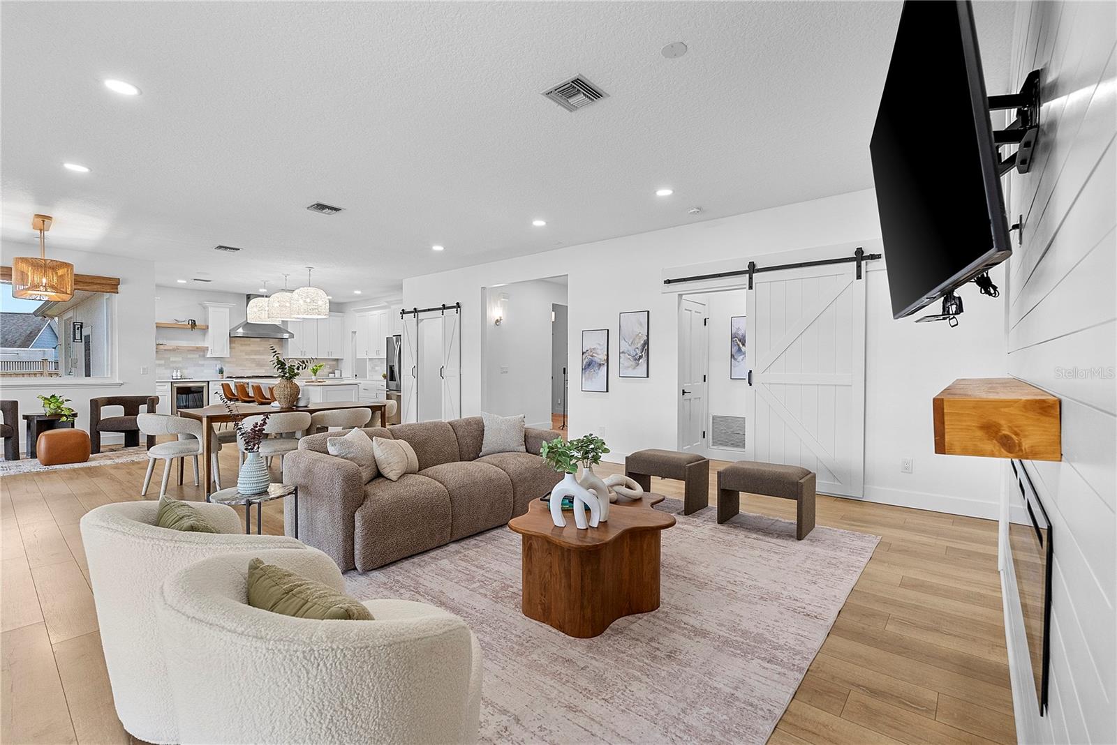 Image 23 of 57 For 281 Sunrise Point