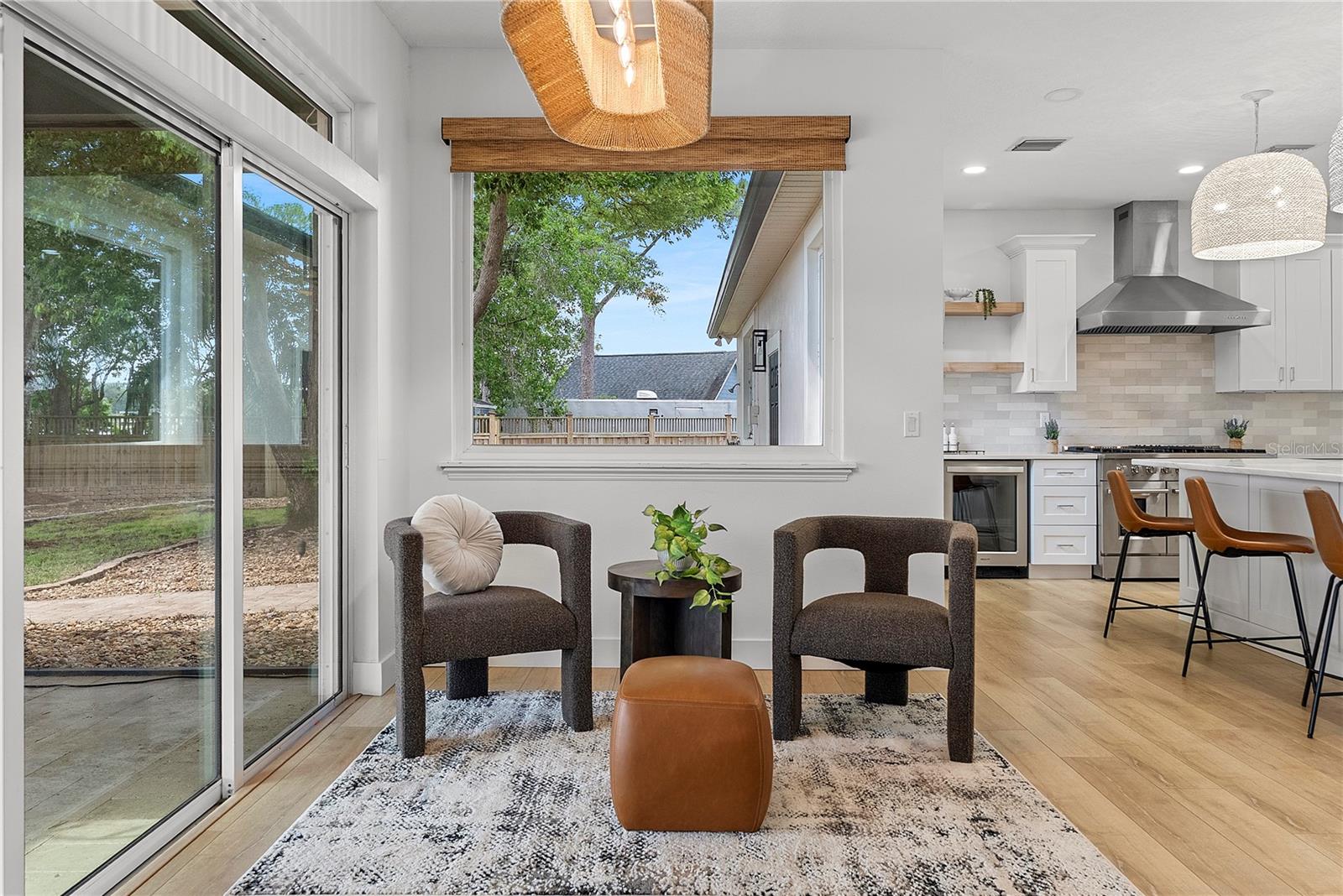 Image 24 of 57 For 281 Sunrise Point