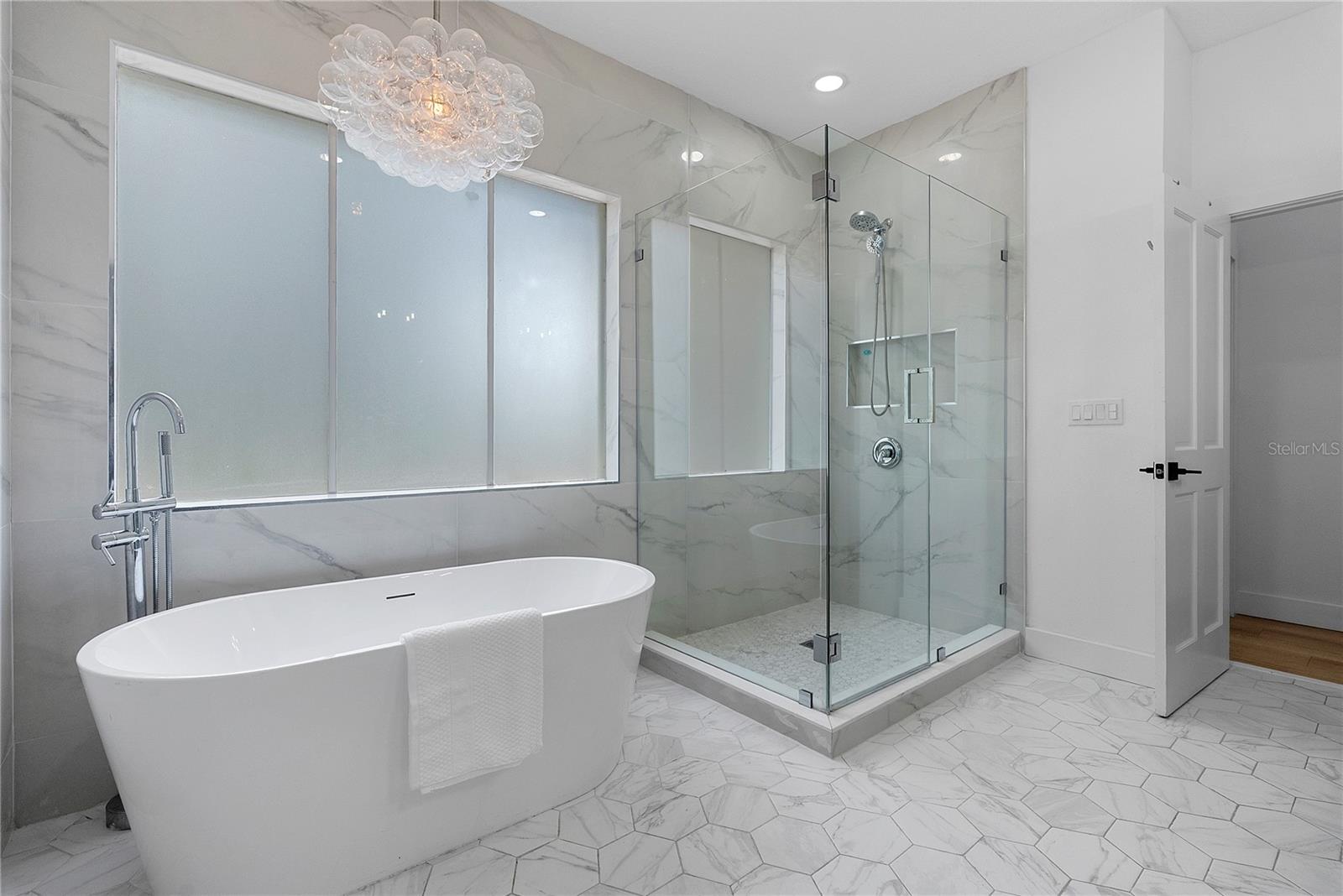 Image 29 of 57 For 281 Sunrise Point