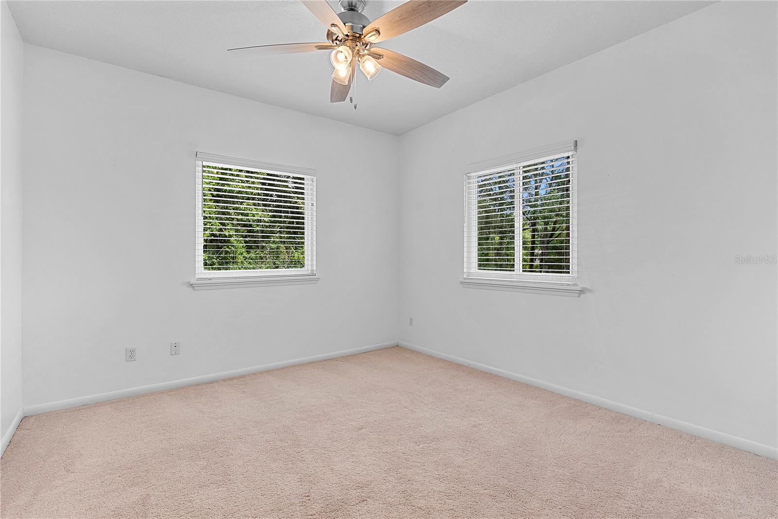 Image 33 of 57 For 281 Sunrise Point