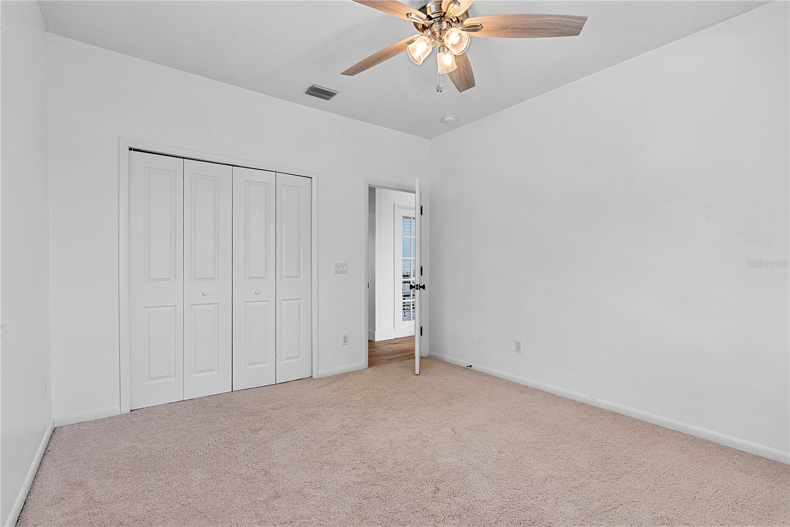 Image 34 of 57 For 281 Sunrise Point