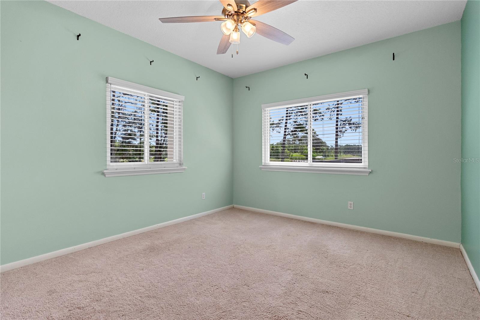 Image 35 of 57 For 281 Sunrise Point