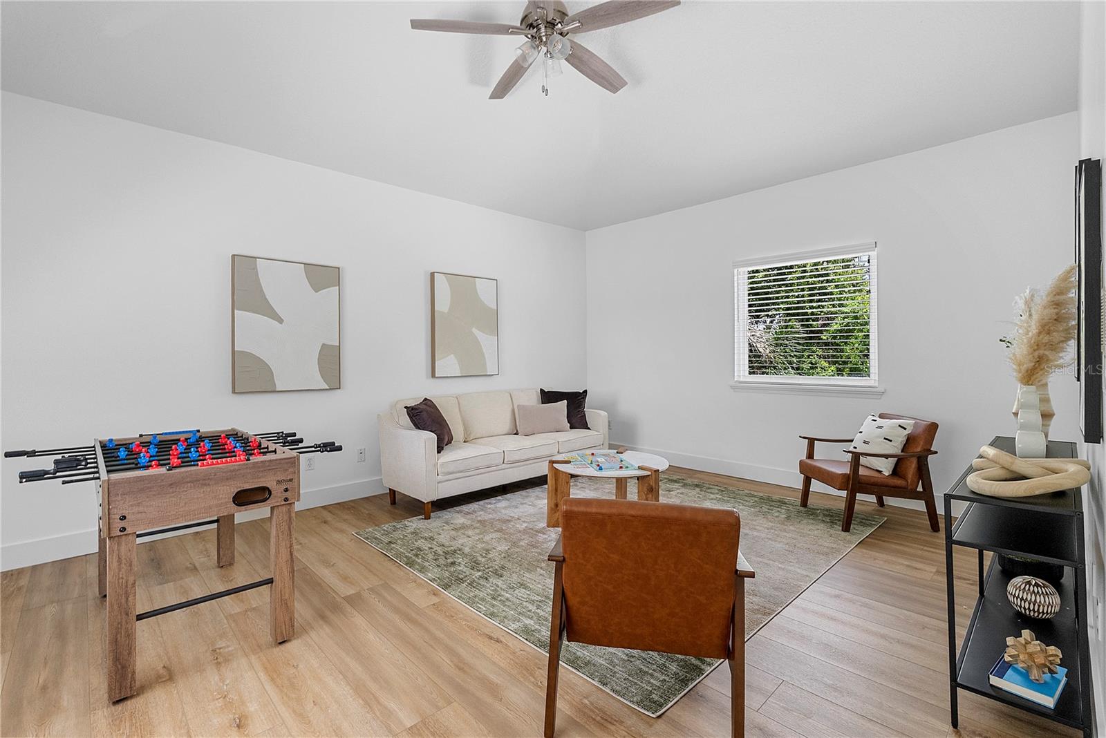 Image 43 of 57 For 281 Sunrise Point