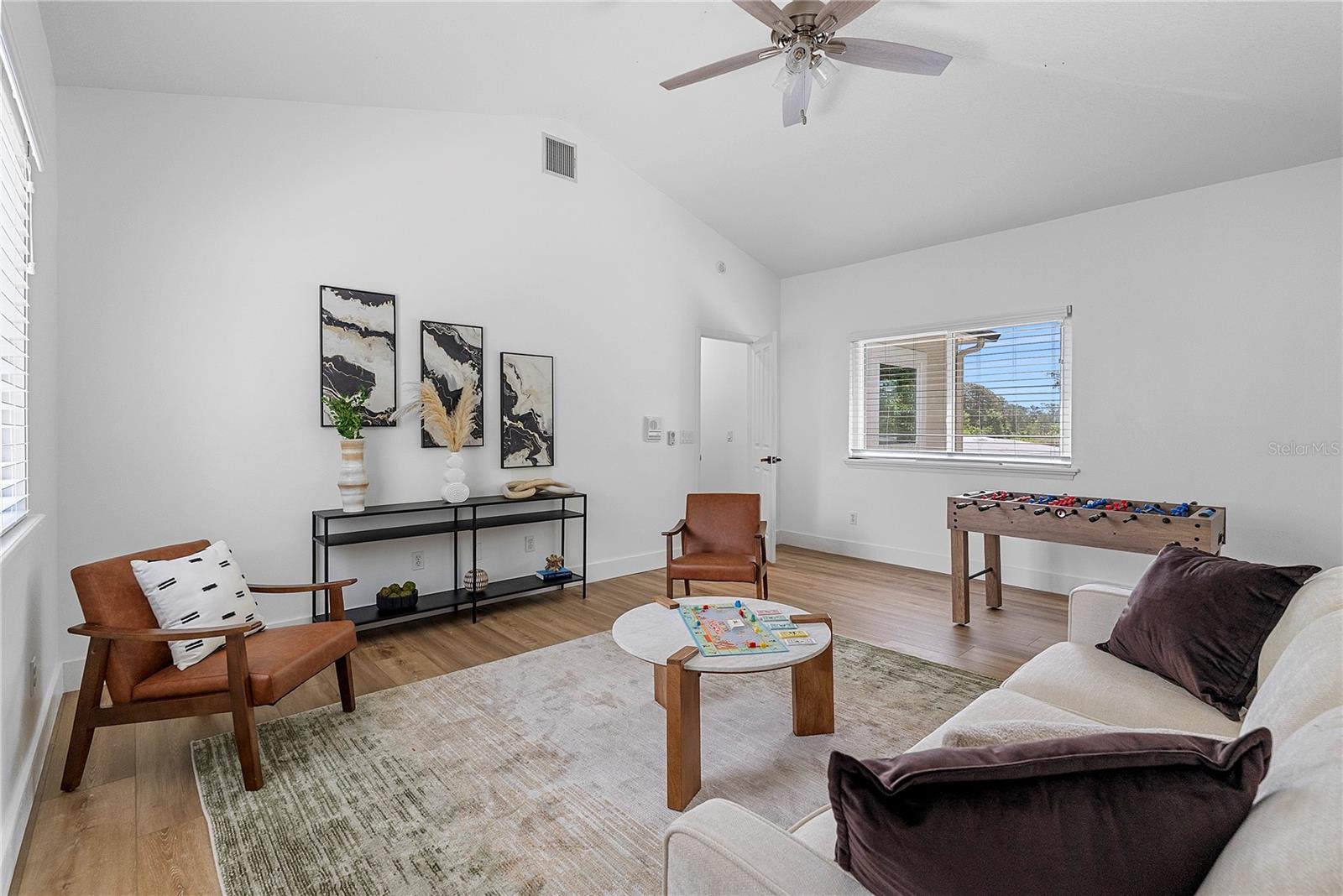 Image 44 of 57 For 281 Sunrise Point