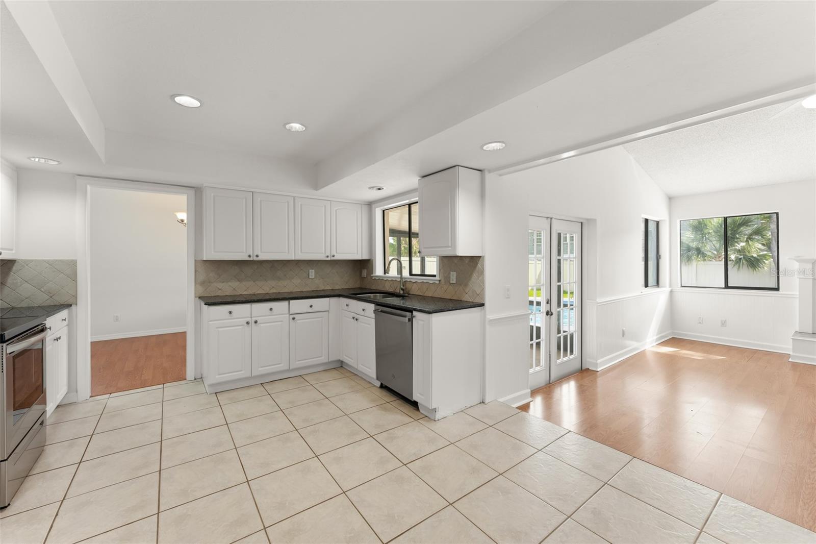 Image 11 of 38 For 1210 Fairway Dr