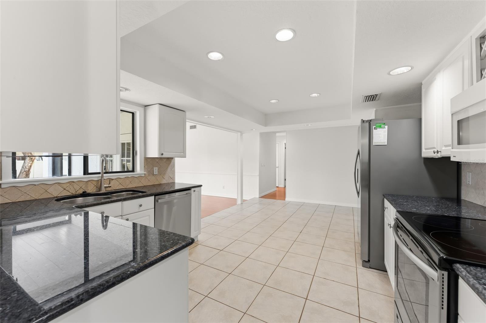 Image 12 of 38 For 1210 Fairway Dr