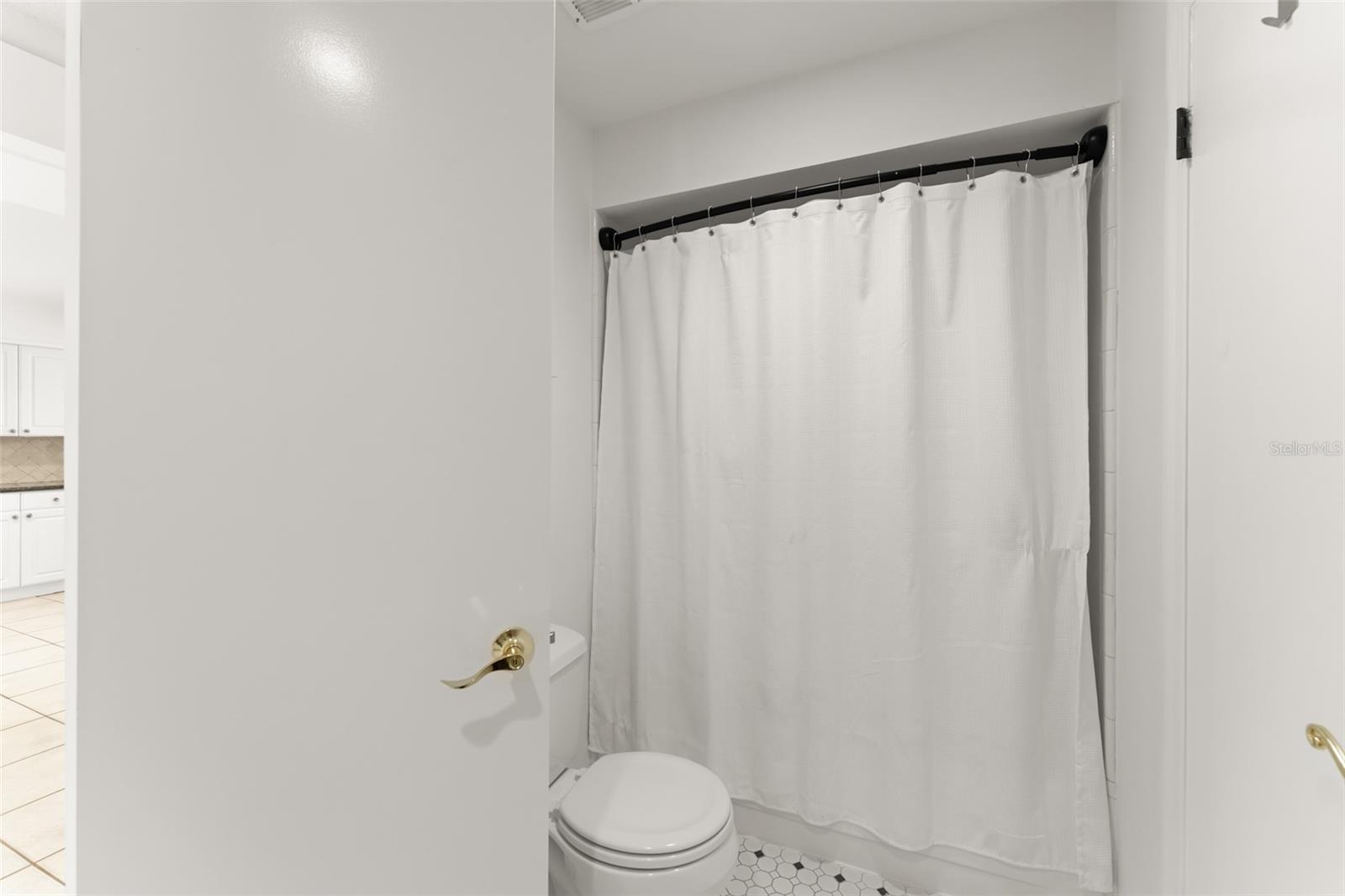 Image 28 of 38 For 1210 Fairway Dr