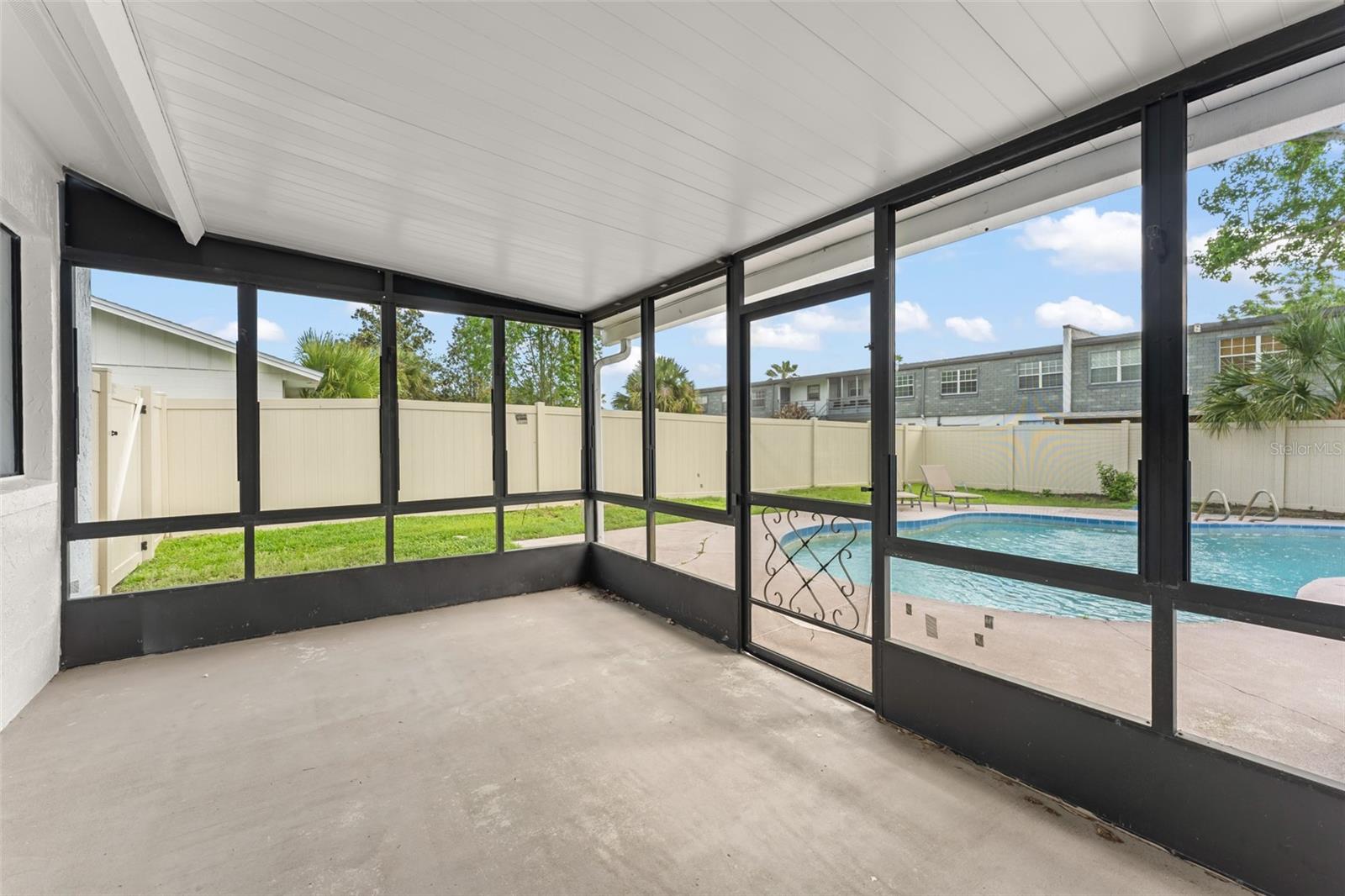 Image 29 of 38 For 1210 Fairway Dr