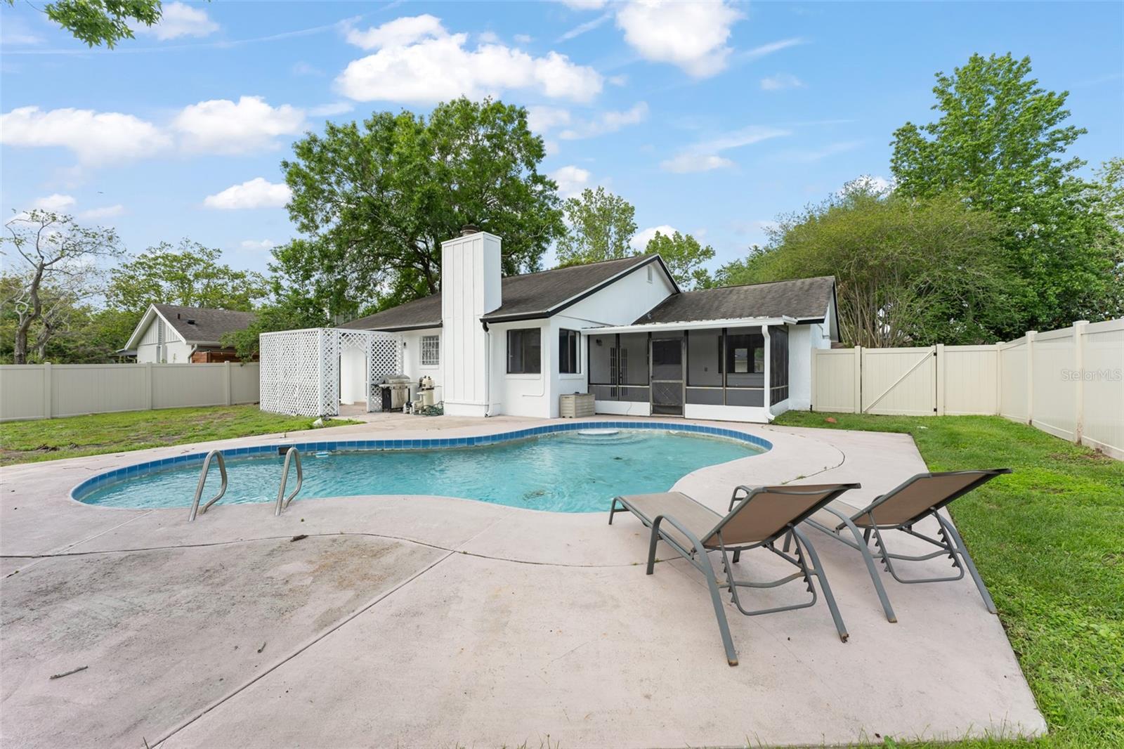 Image 33 of 38 For 1210 Fairway Dr