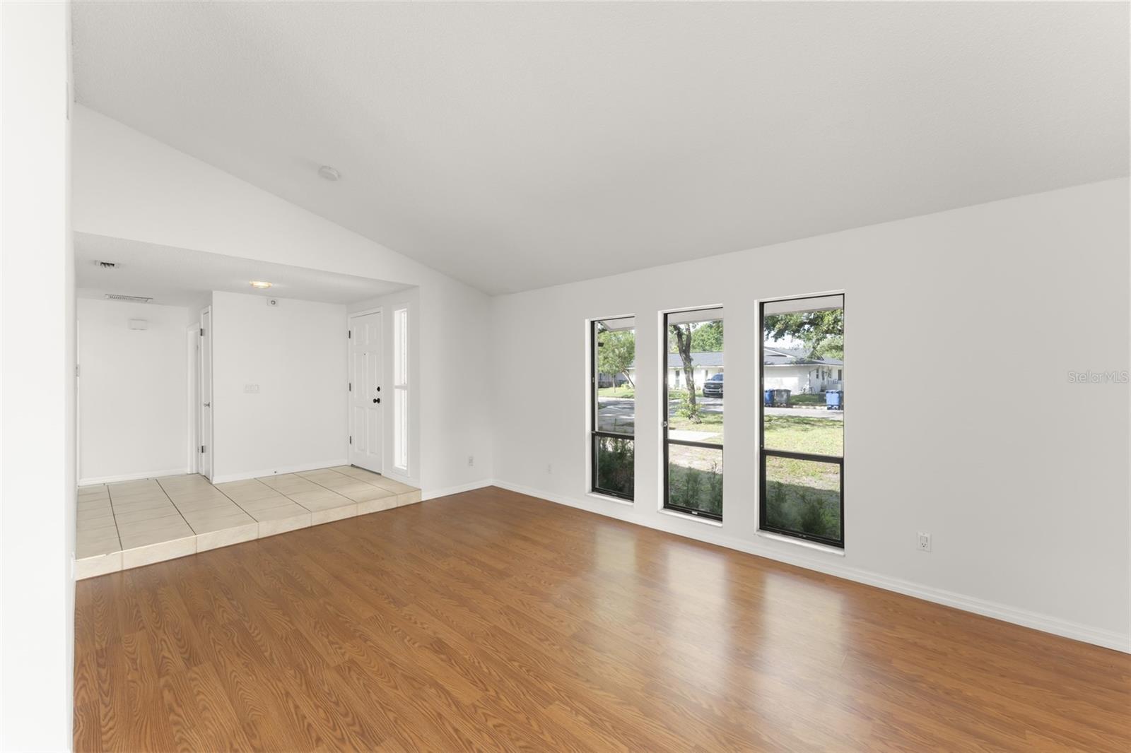 Image 4 of 38 For 1210 Fairway Dr