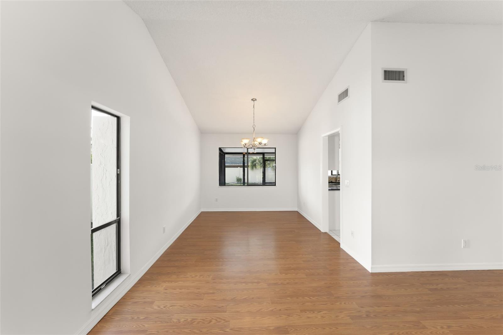 Image 6 of 38 For 1210 Fairway Dr