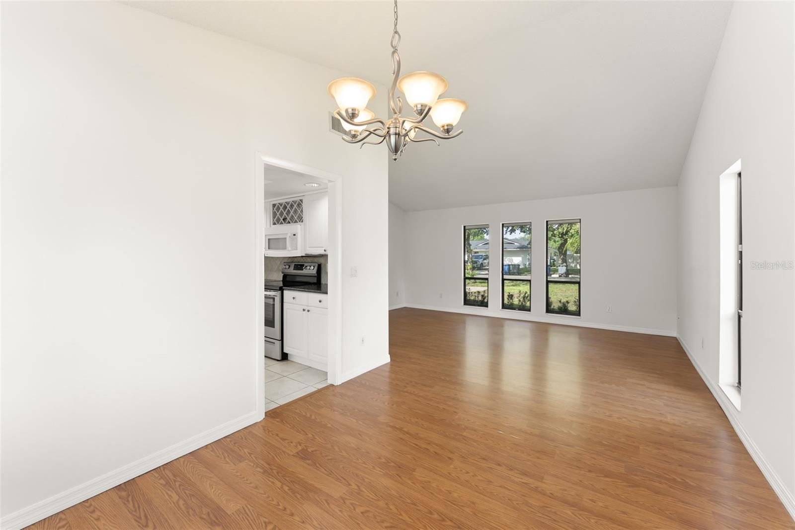 Image 8 of 38 For 1210 Fairway Dr