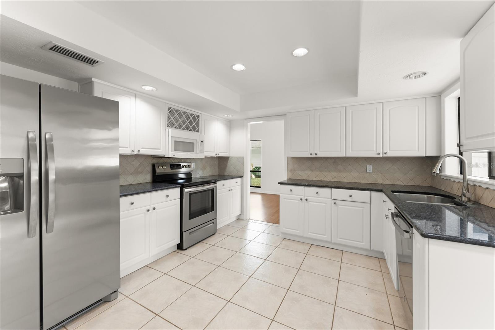 Image 9 of 38 For 1210 Fairway Dr